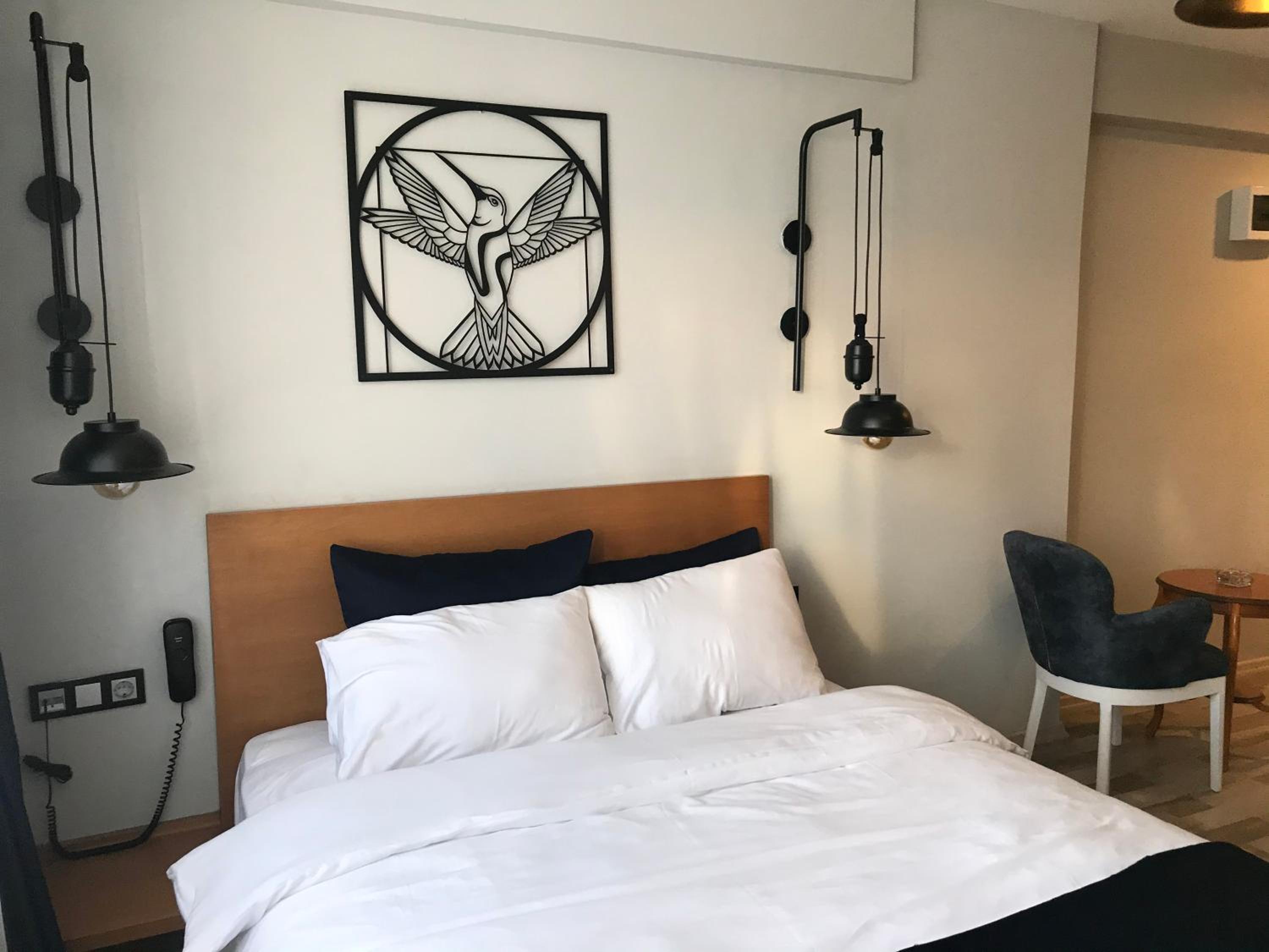 Economy Triple Room photo 3