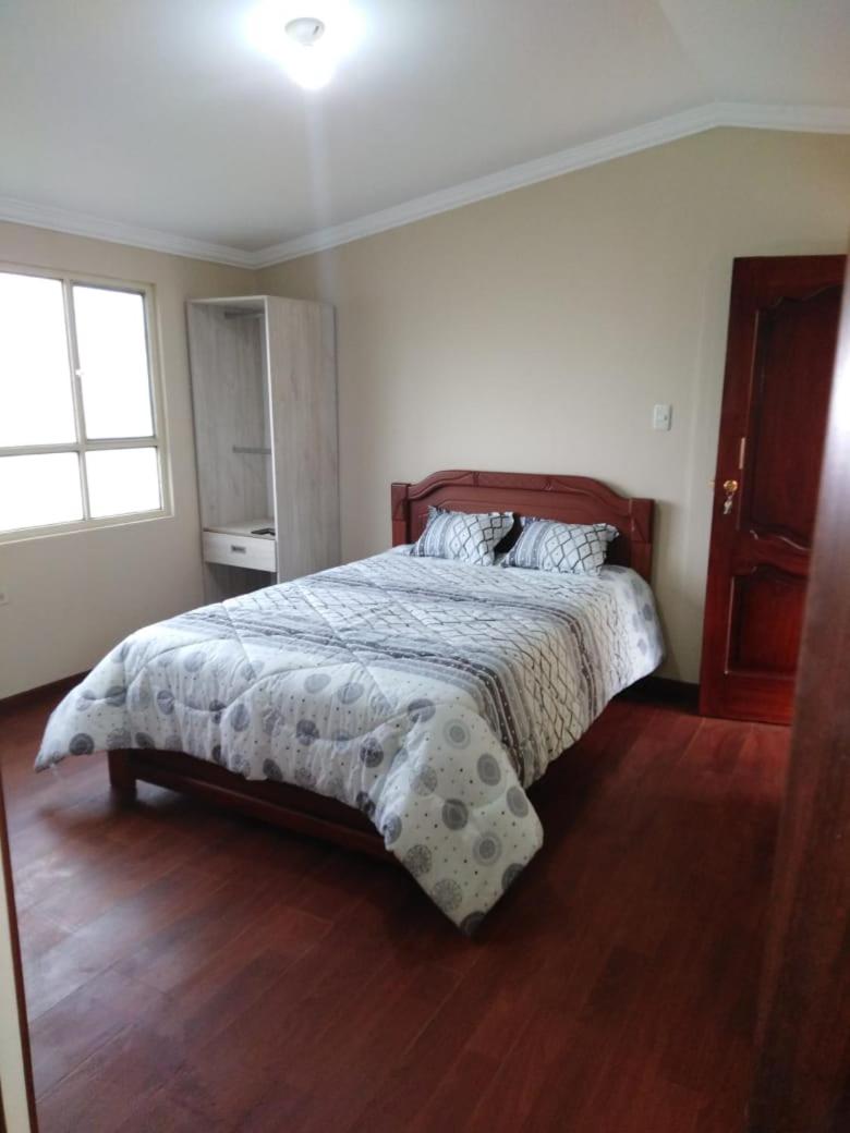 One-Bedroom Apartment photo 1