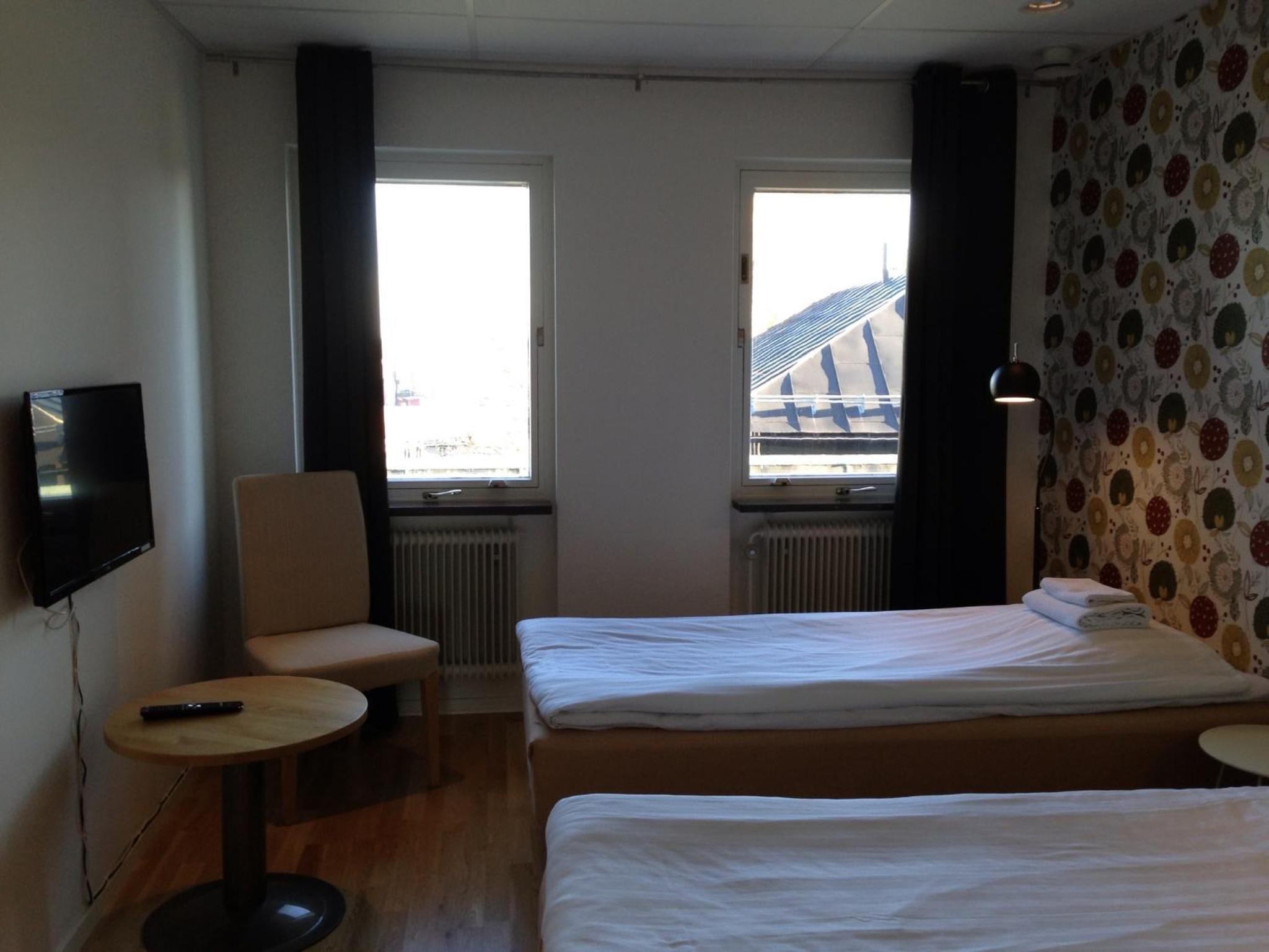 Twin Room with Shared Bathroom