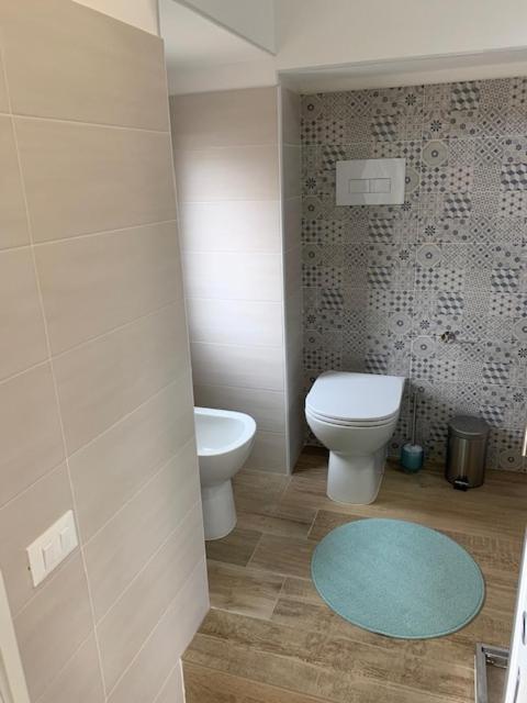 Standard Double or Twin Room with Balcony - Photo 4