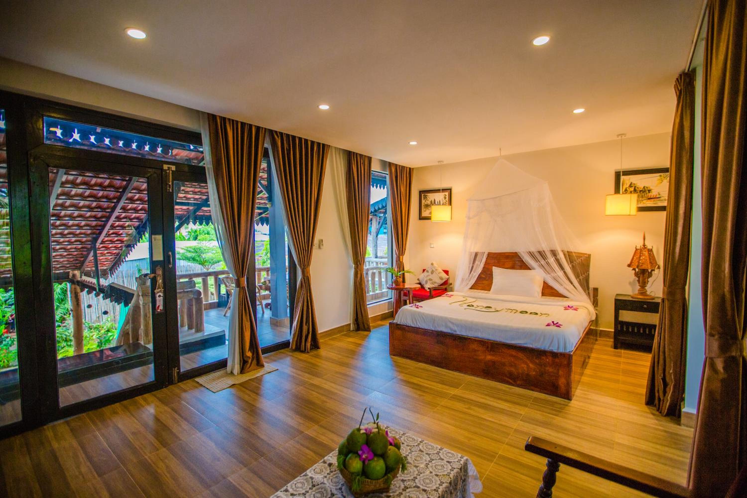 Deluxe Double Room with Terrace Pool View - Photo 14