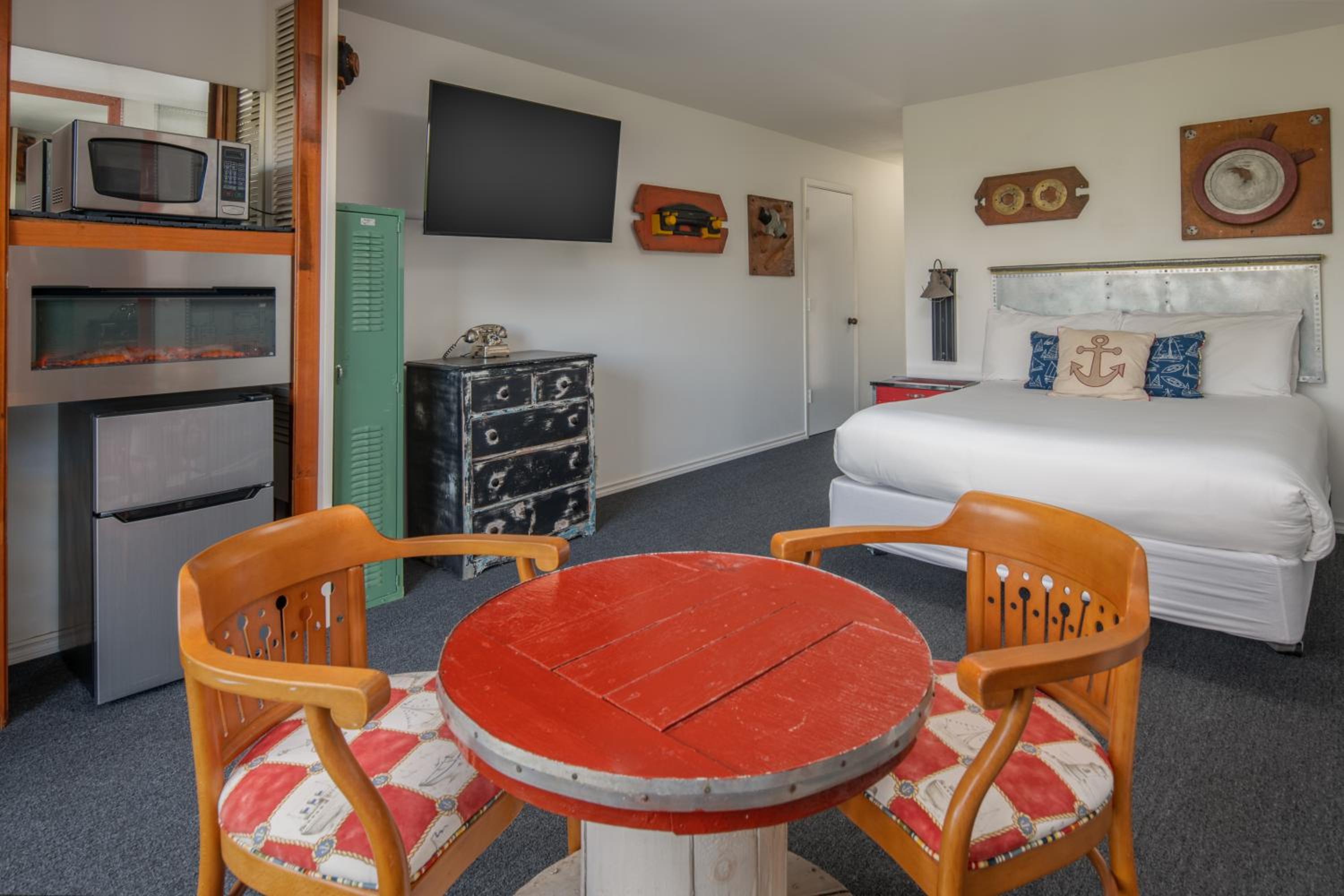 Premium Queen Theme Room with Marina View and Balcony (No Pets Allowed)
