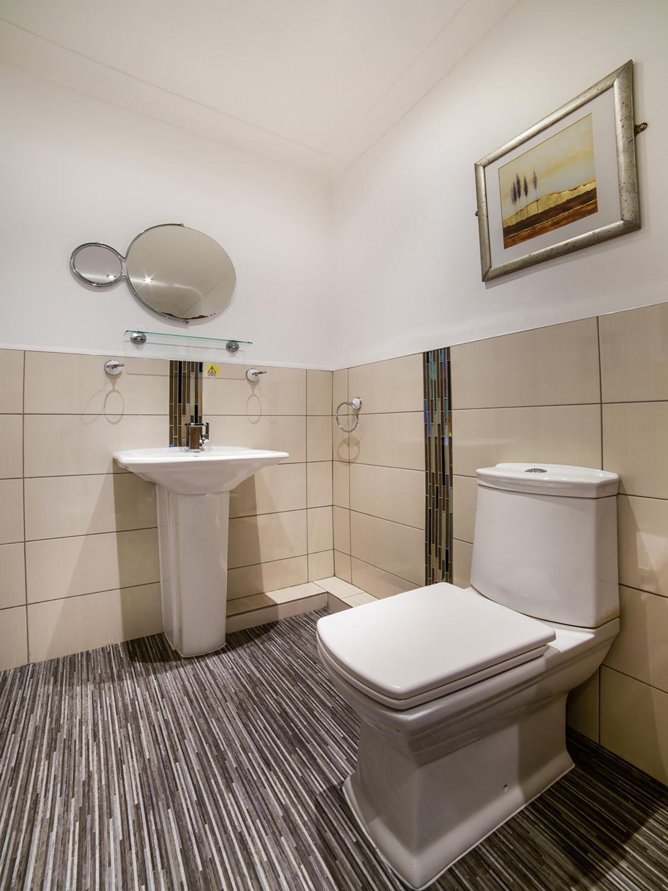 Standard Double Room - Photo 7