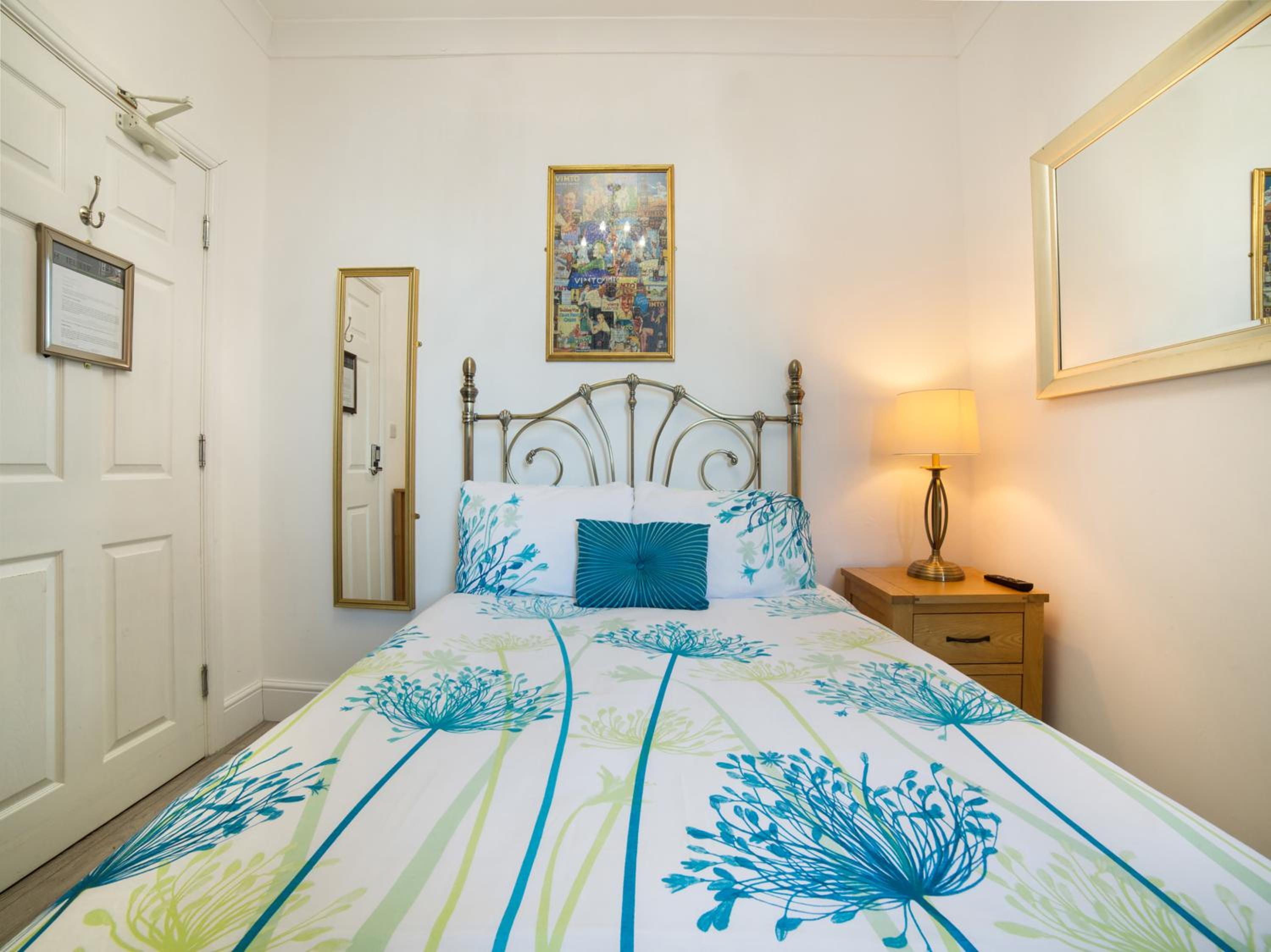 Standard Double Room - Photo 4