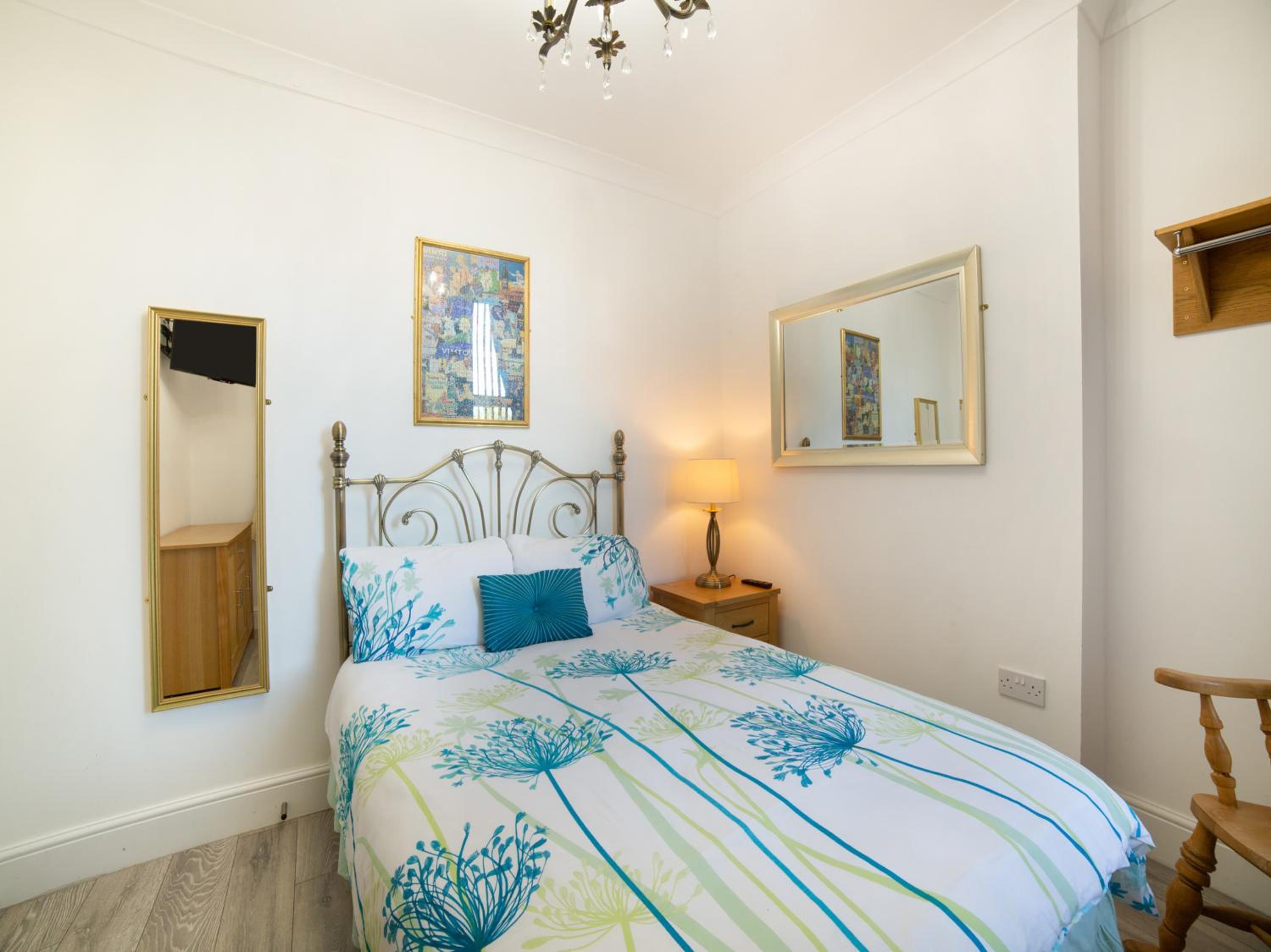 Standard Double Room - Photo 2