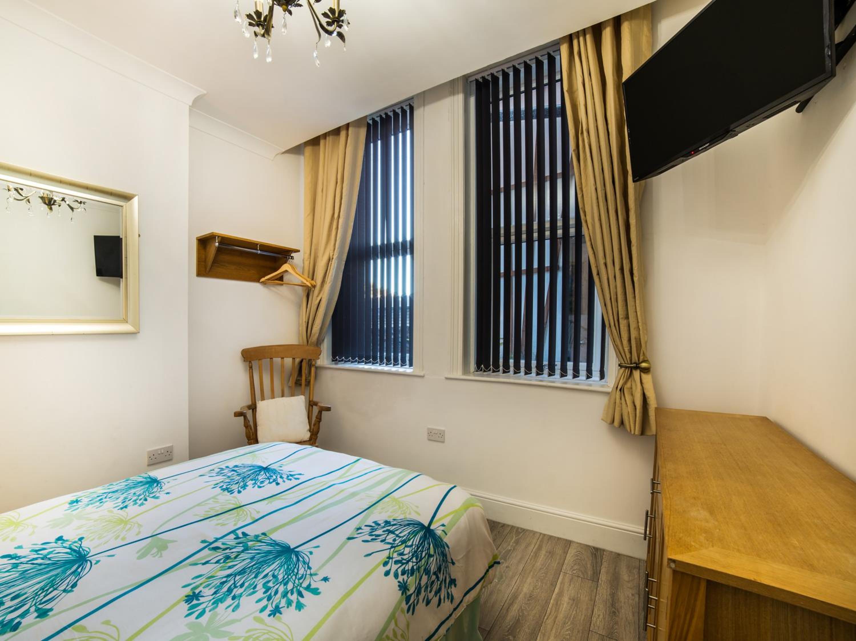 Standard Double Room - Photo 3