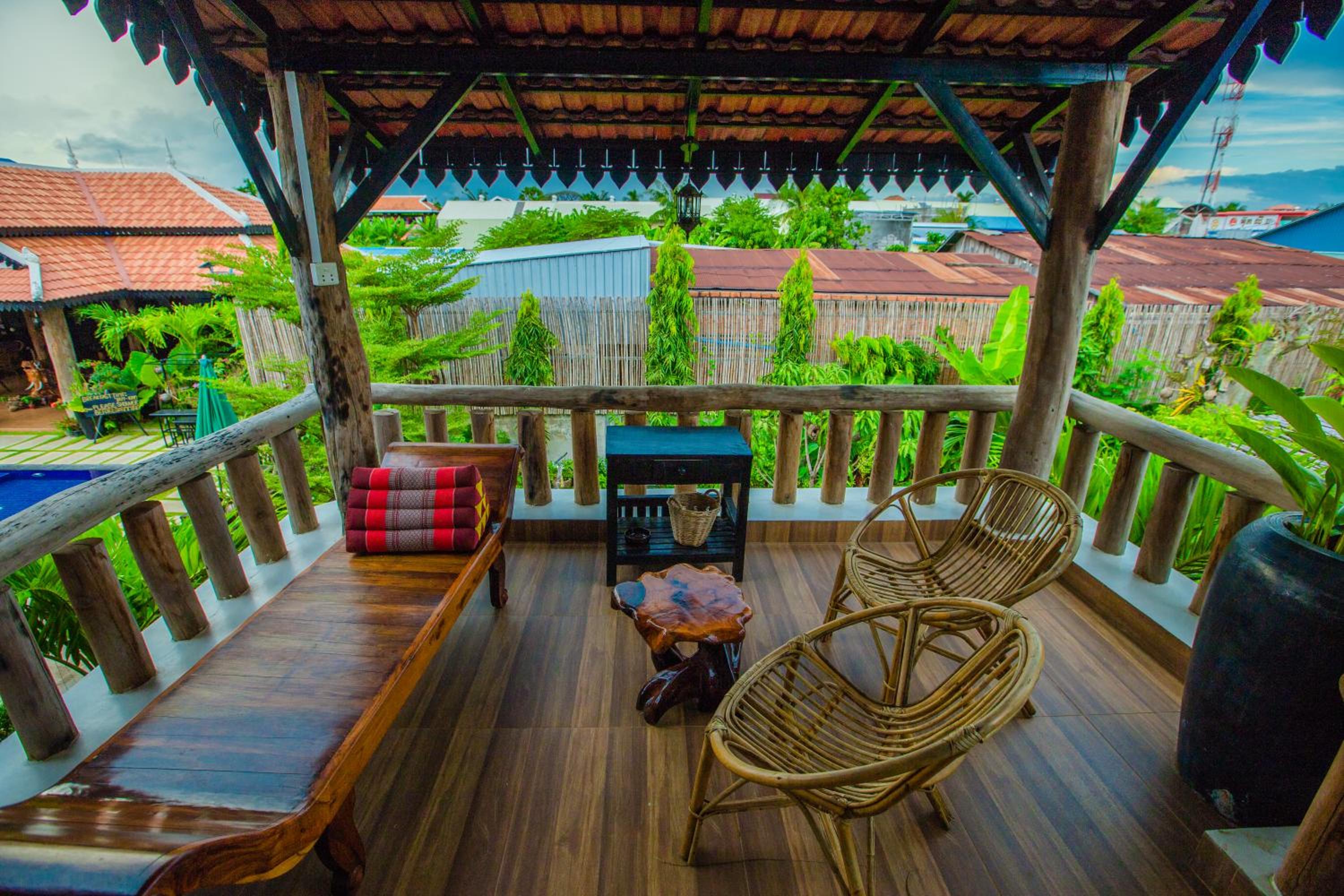 Deluxe Twin Room with Terrace Pool View - Photo 4