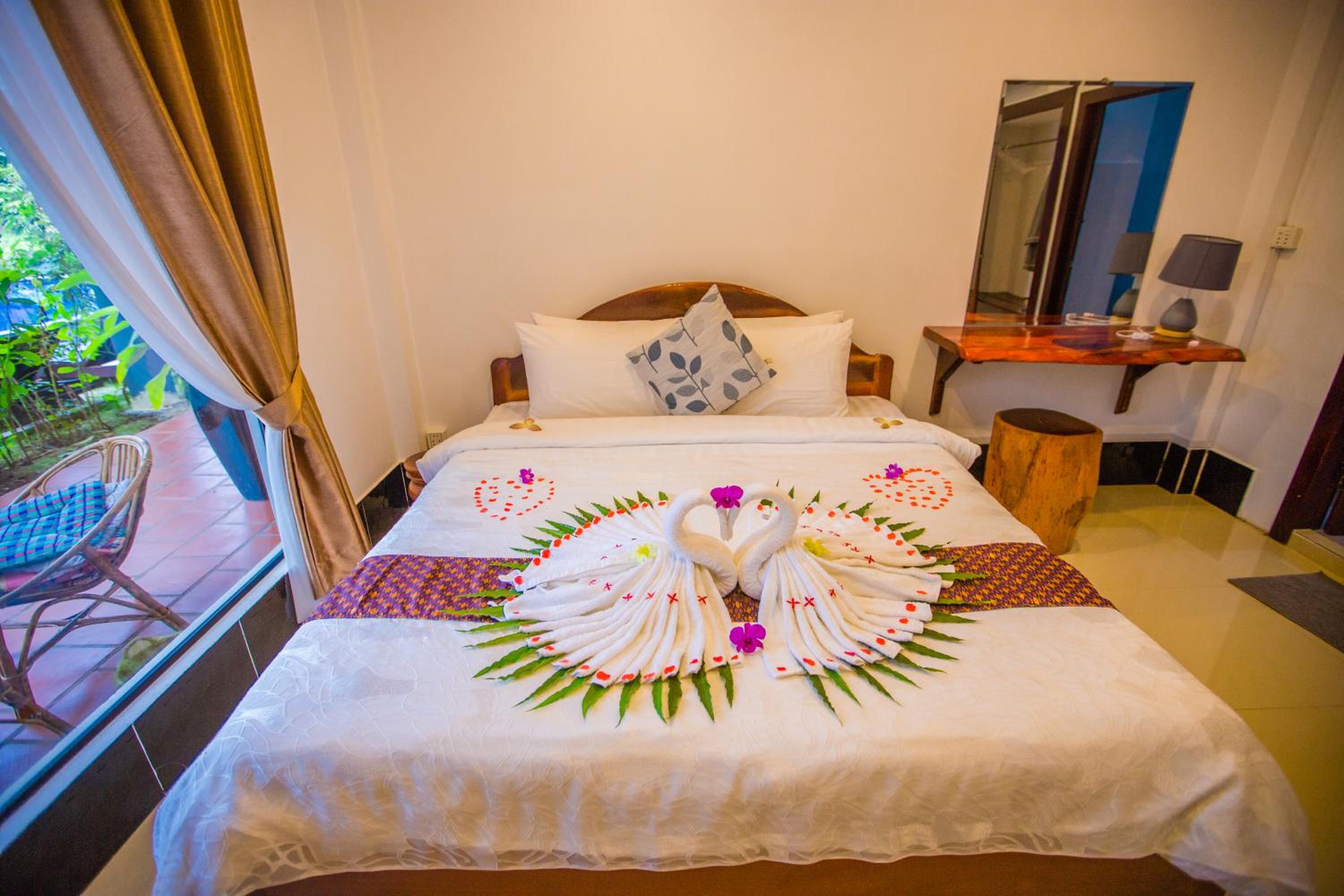 Family Suite with Living Room Pool View - Photo 1