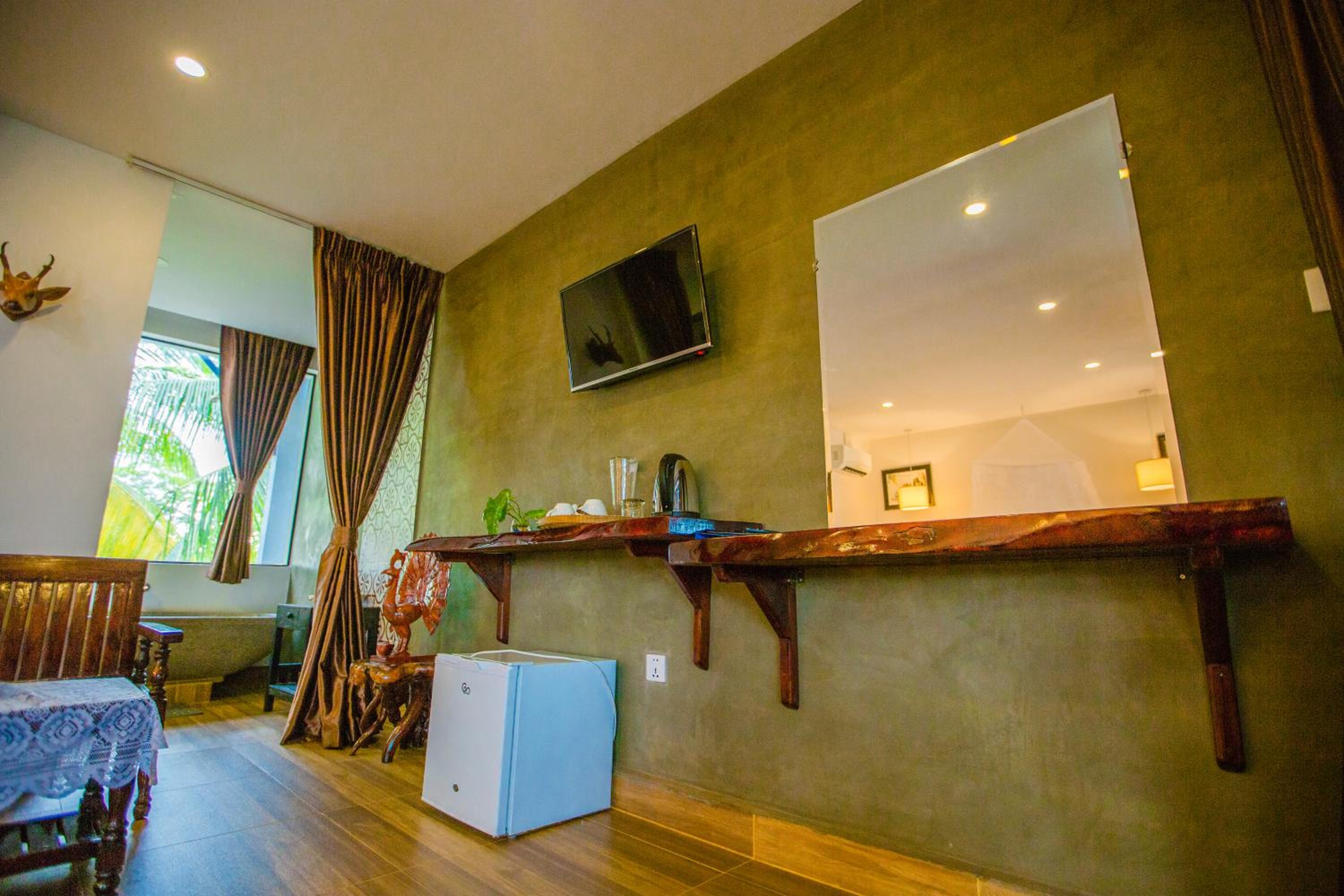 Deluxe Twin Room with Terrace Pool View - Photo 13