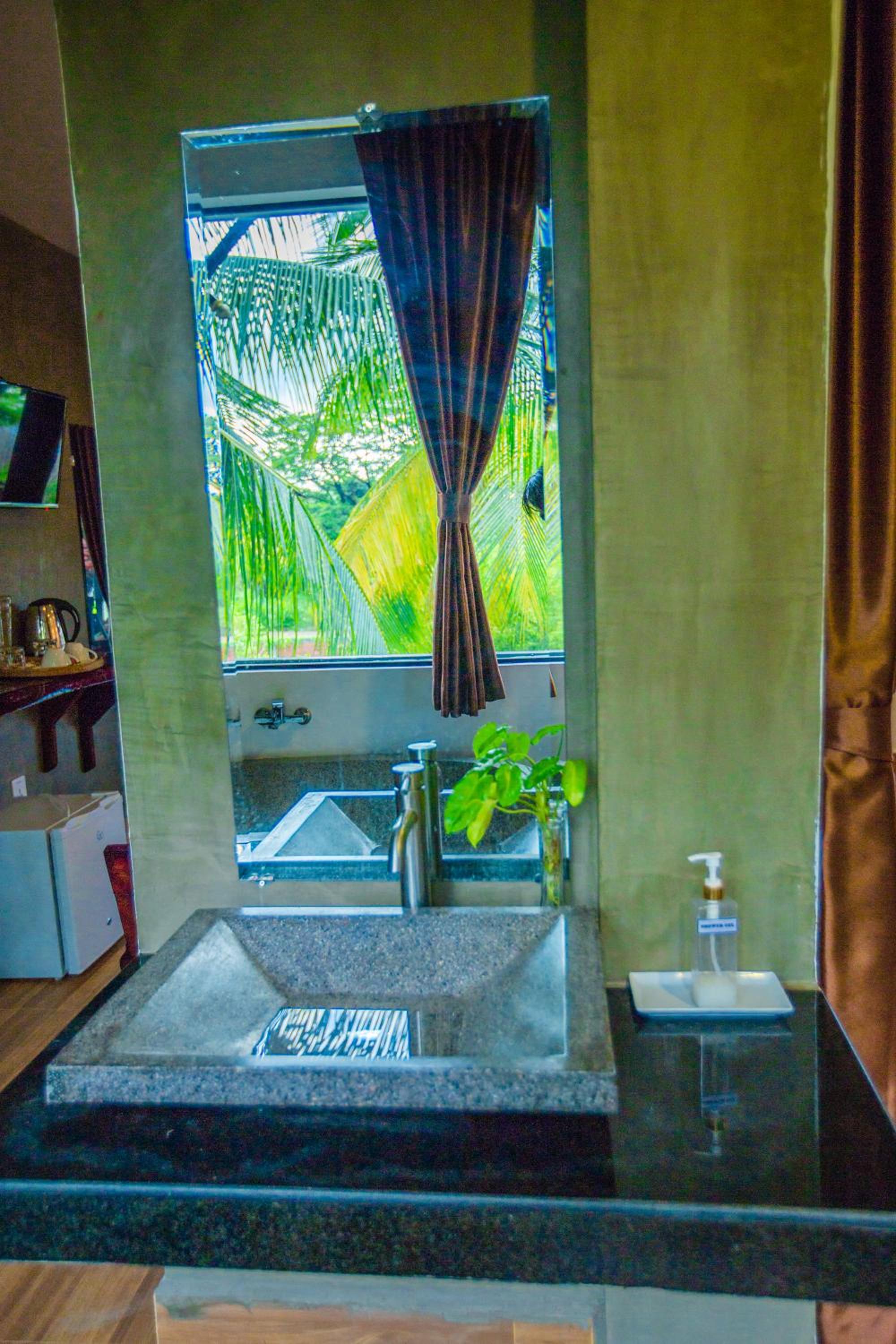 Deluxe Twin Room with Terrace Pool View - Photo 2
