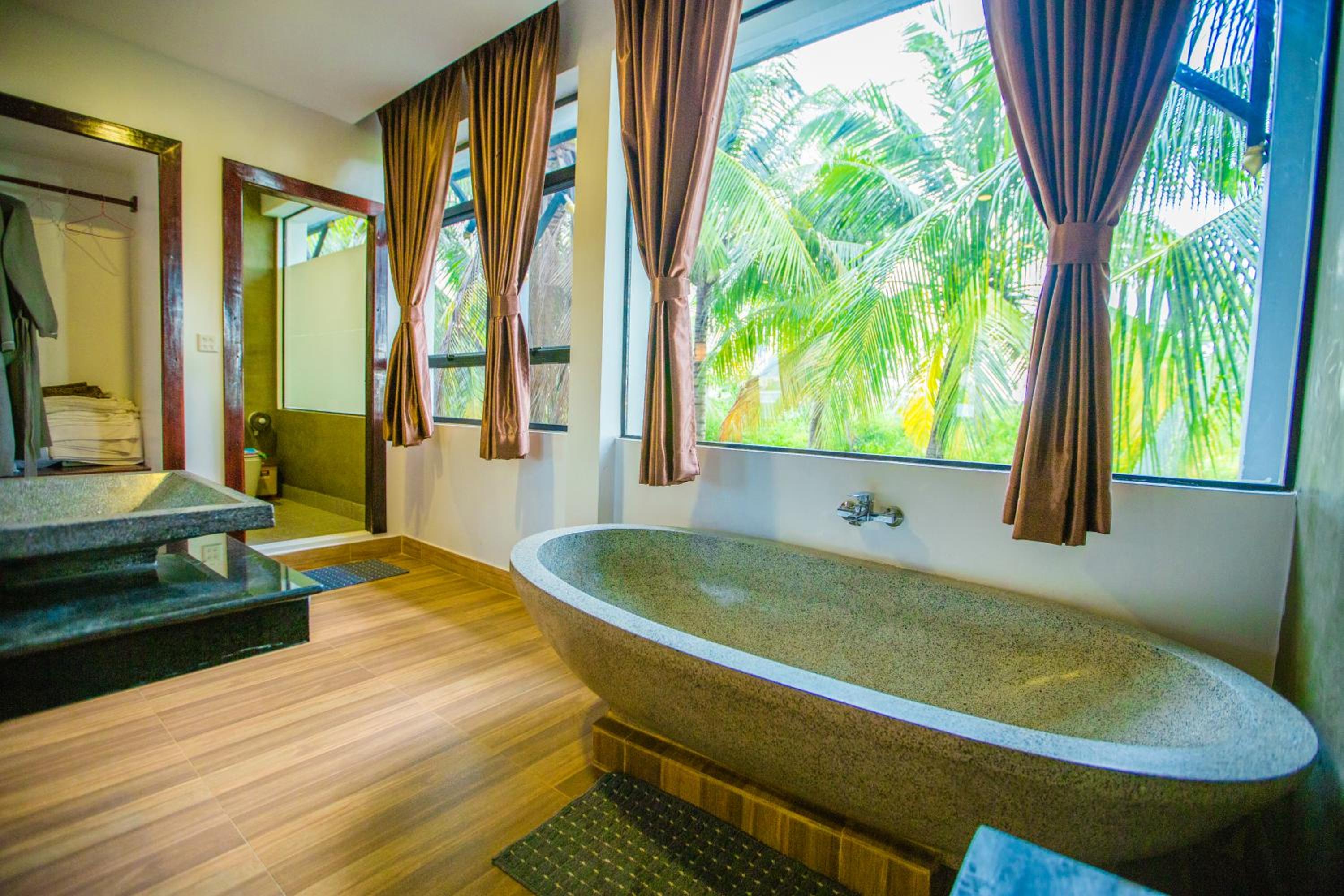Deluxe Double Room with Terrace Pool View - Photo 16