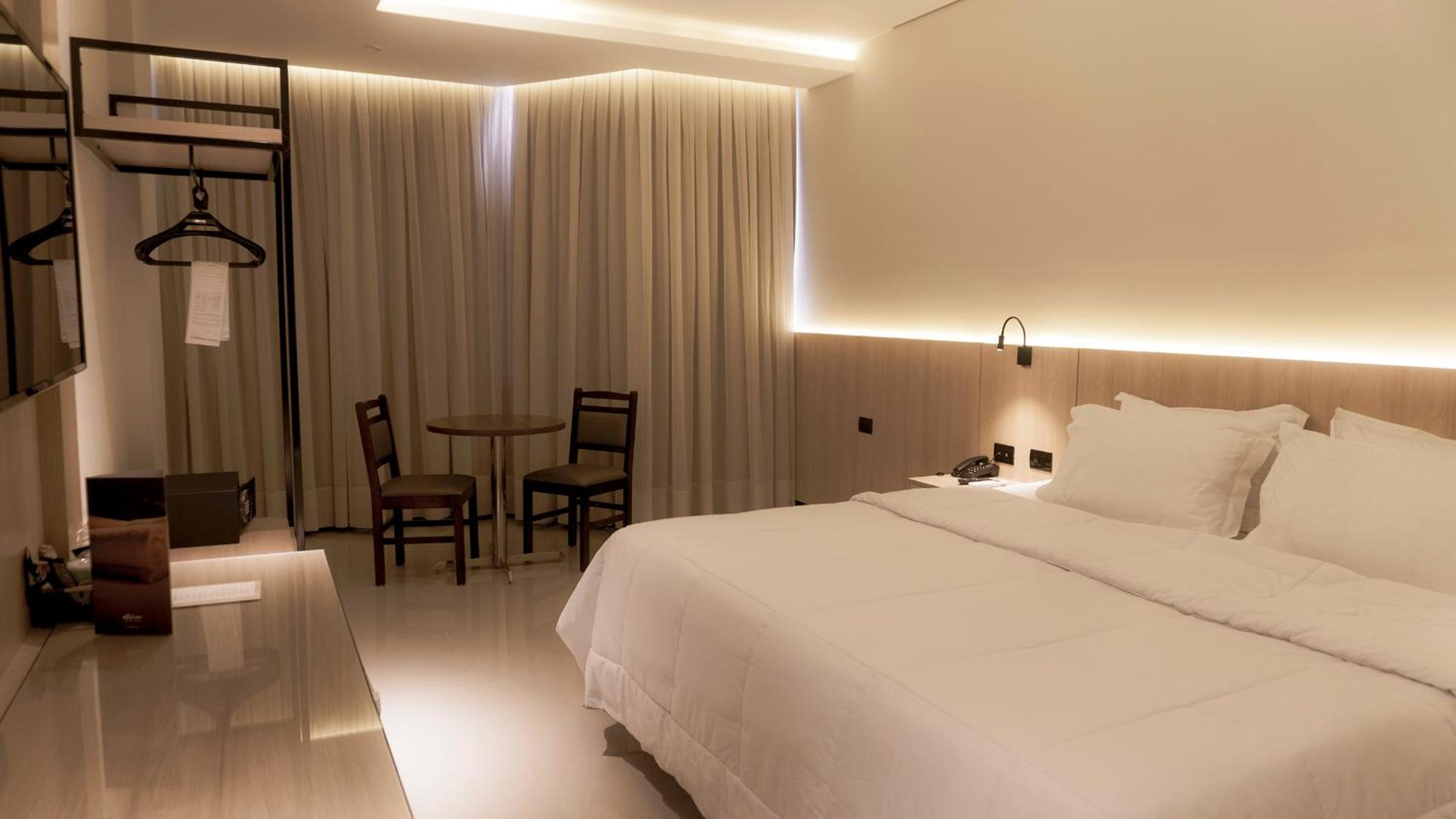 Premium Double or Twin Room - Photo 2