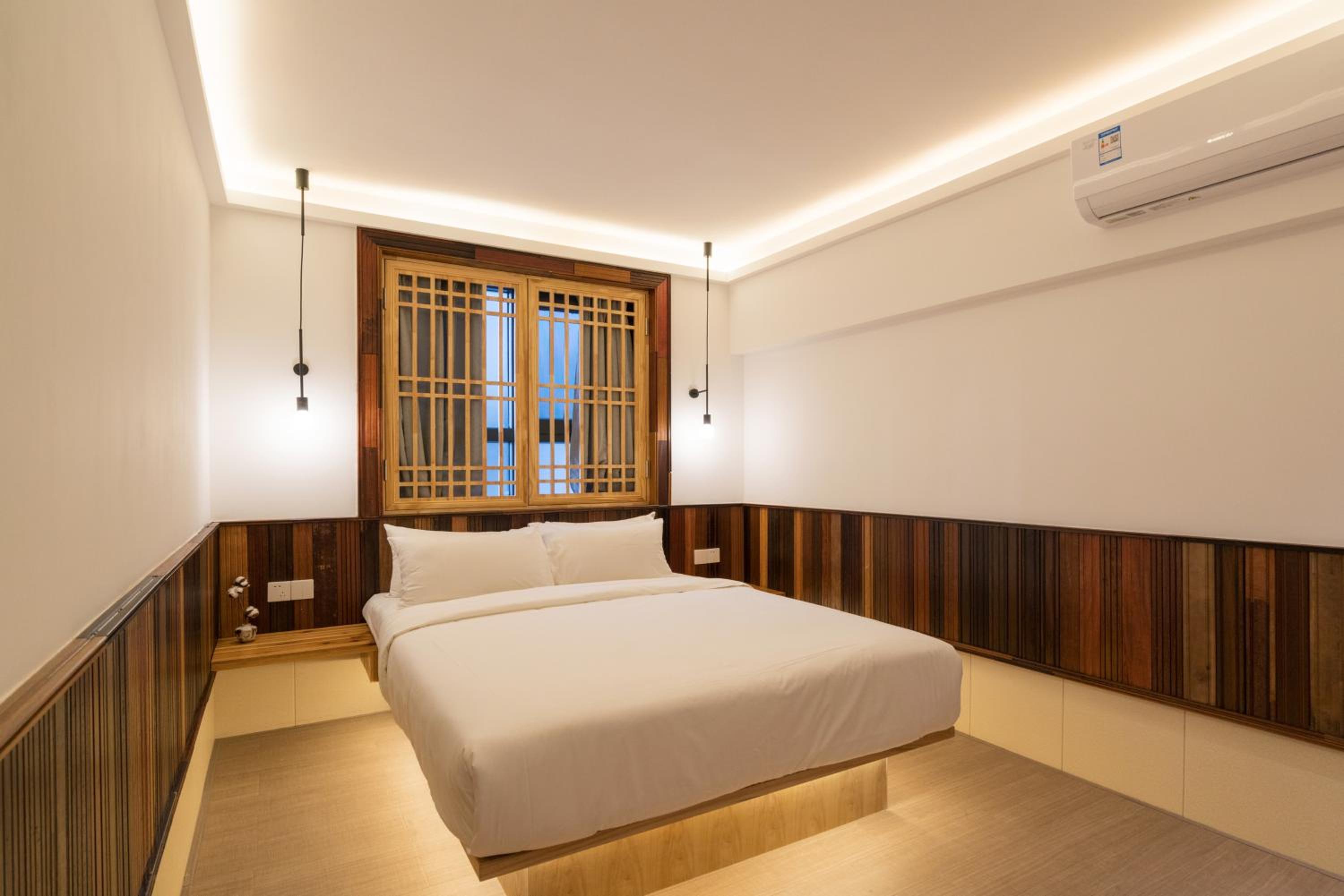 Family Triple Room with Window photo 3