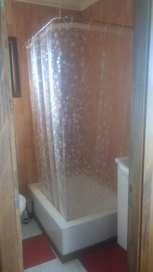 Single Room with Bathroom photo 2