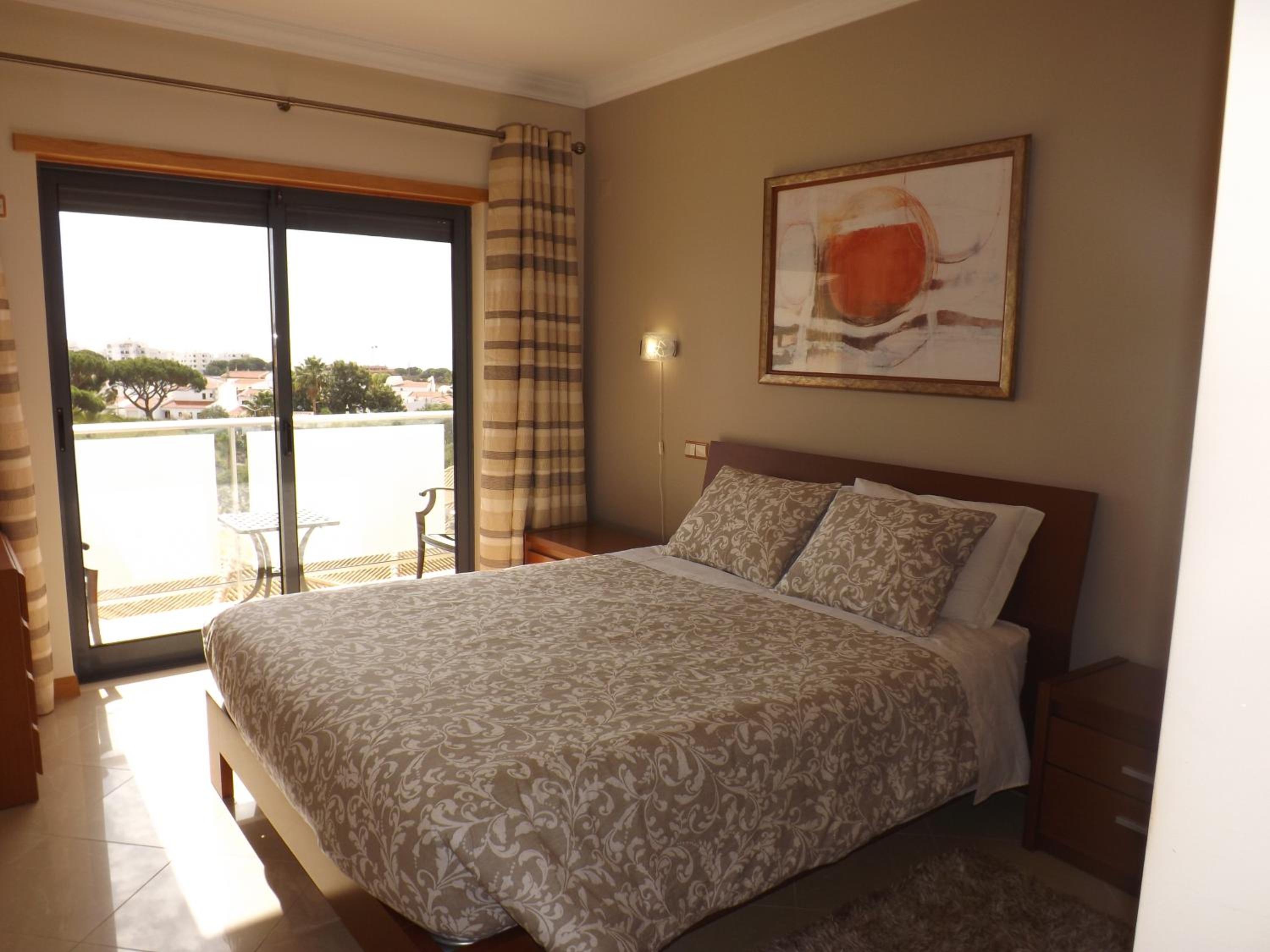 Superior One-Bedroom Apartment with Balcony