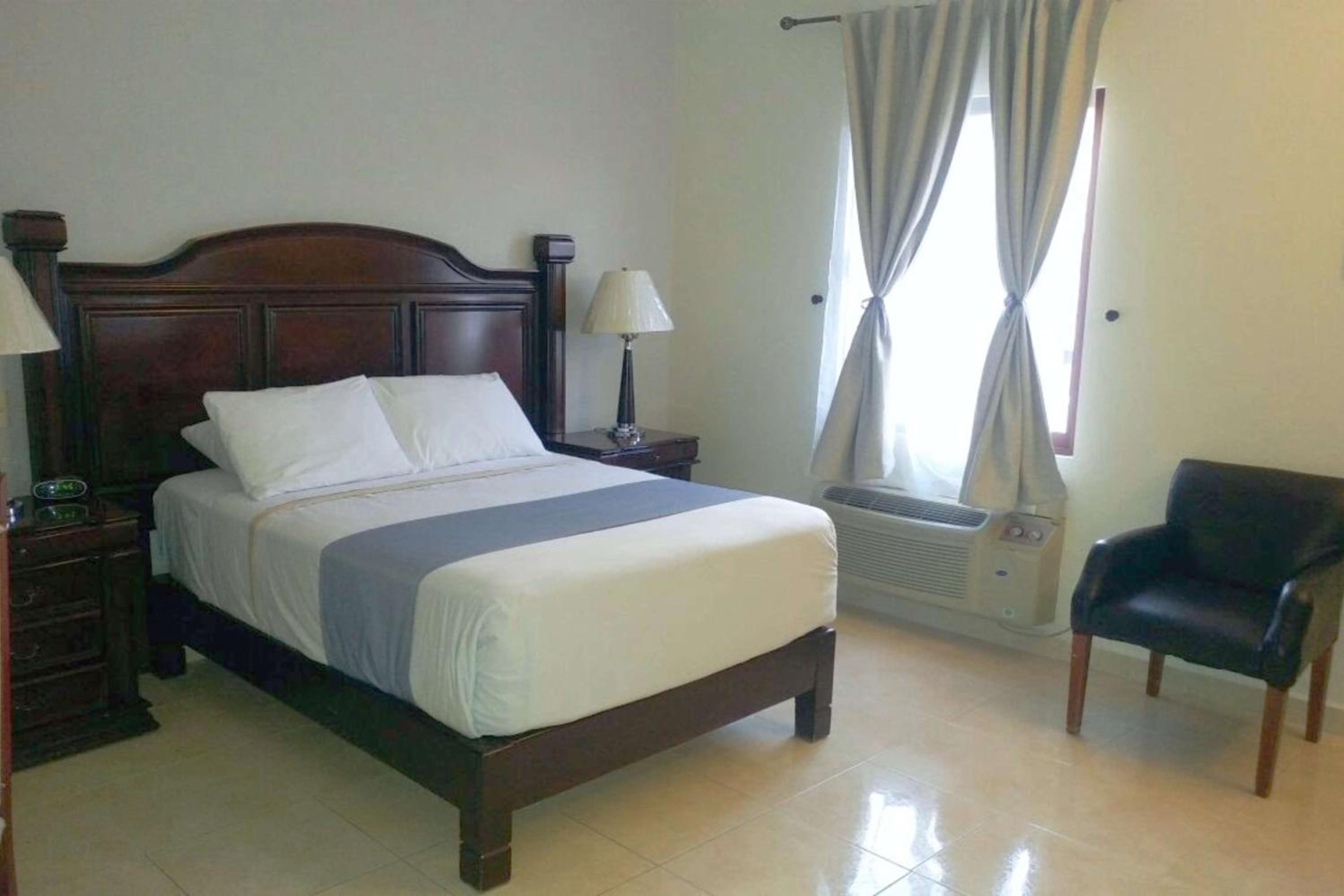 Double Room with Double Bed - Non-Smoking - Photo 14