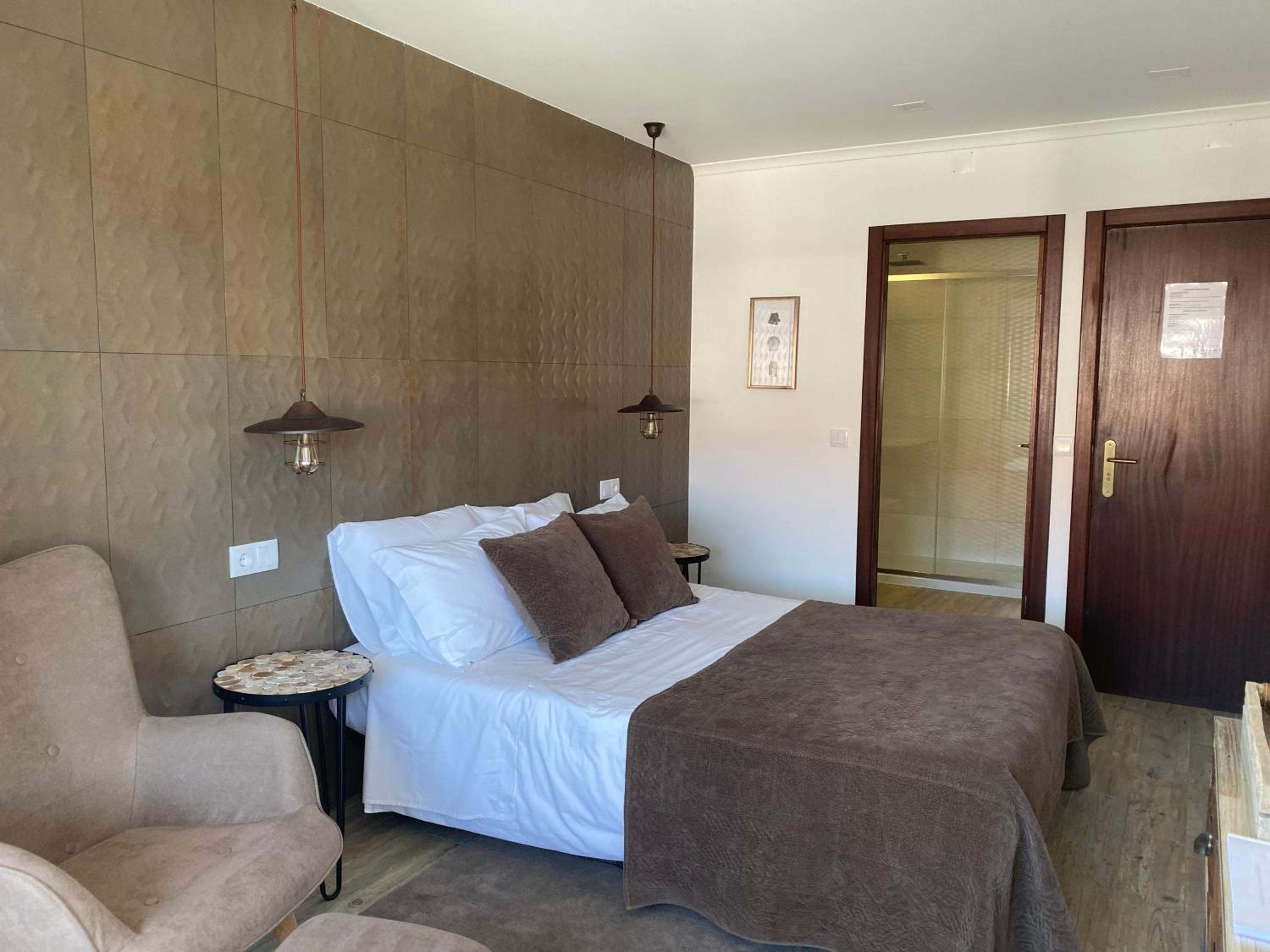 Deluxe Double Room with Balcony photo 1
