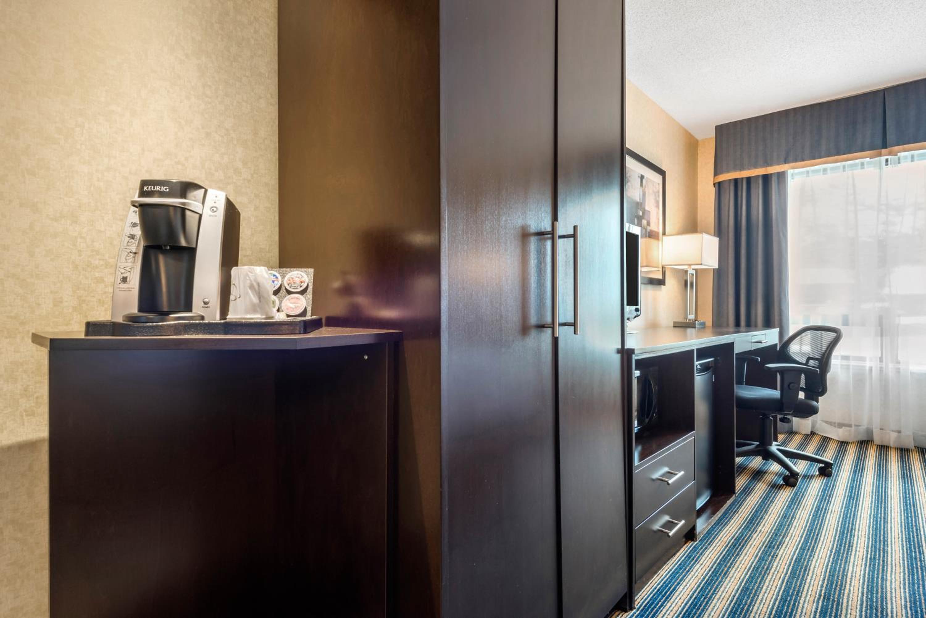 Queen Room with Two Queen Beds (2nd Floor) - Photo 1