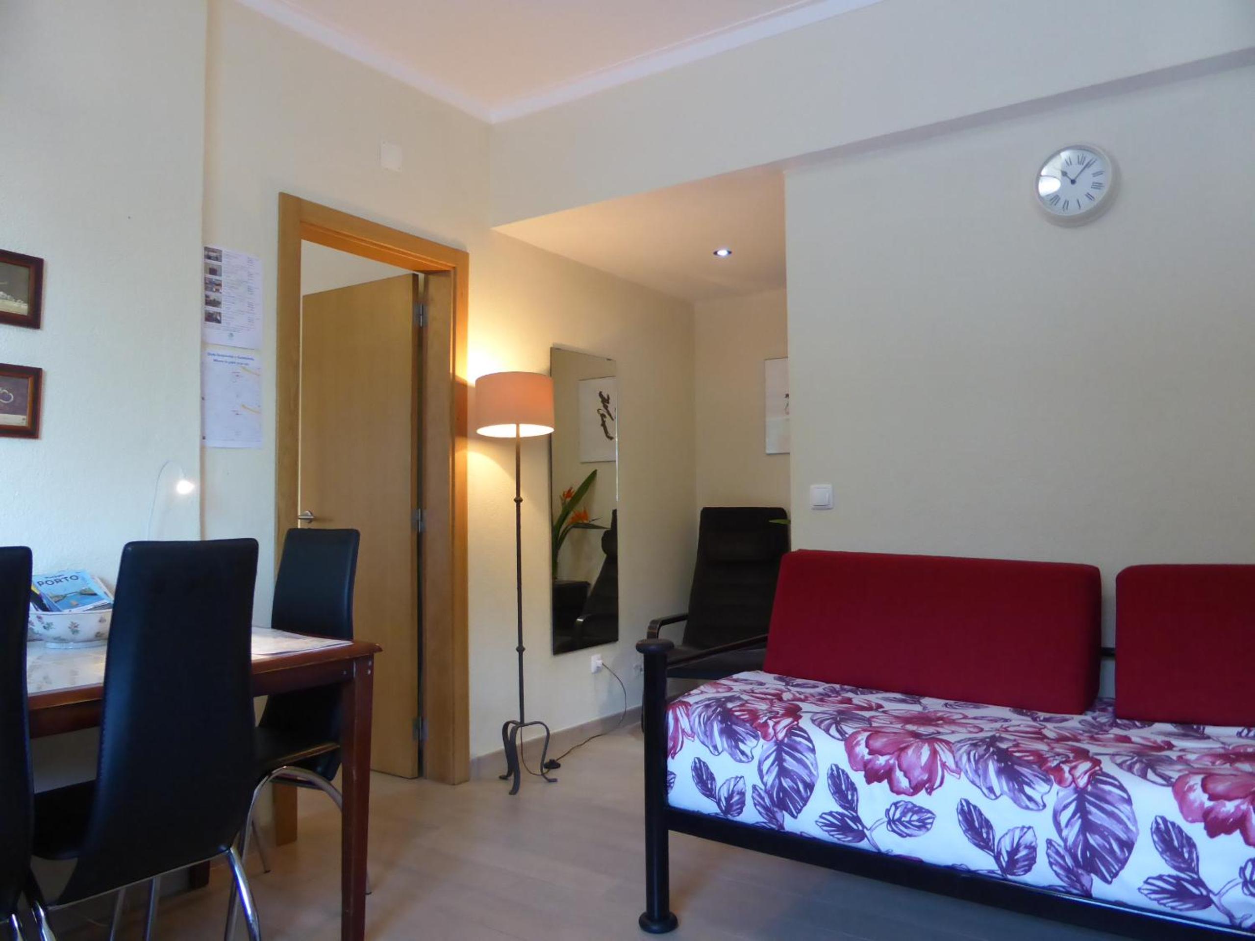 Apartment with Terrace- no River View - Photo 9