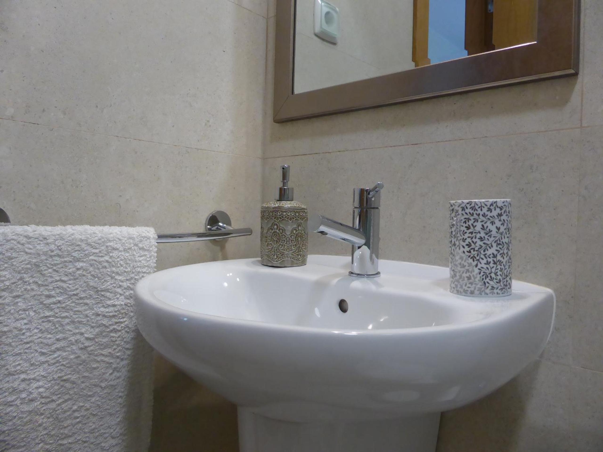 Apartment with Terrace- no River View - Photo 16