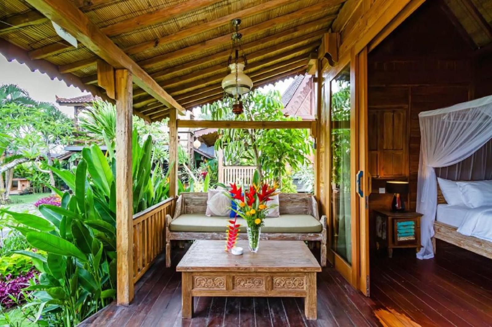 Deluxe Bungalow with Garden View - Photo 9