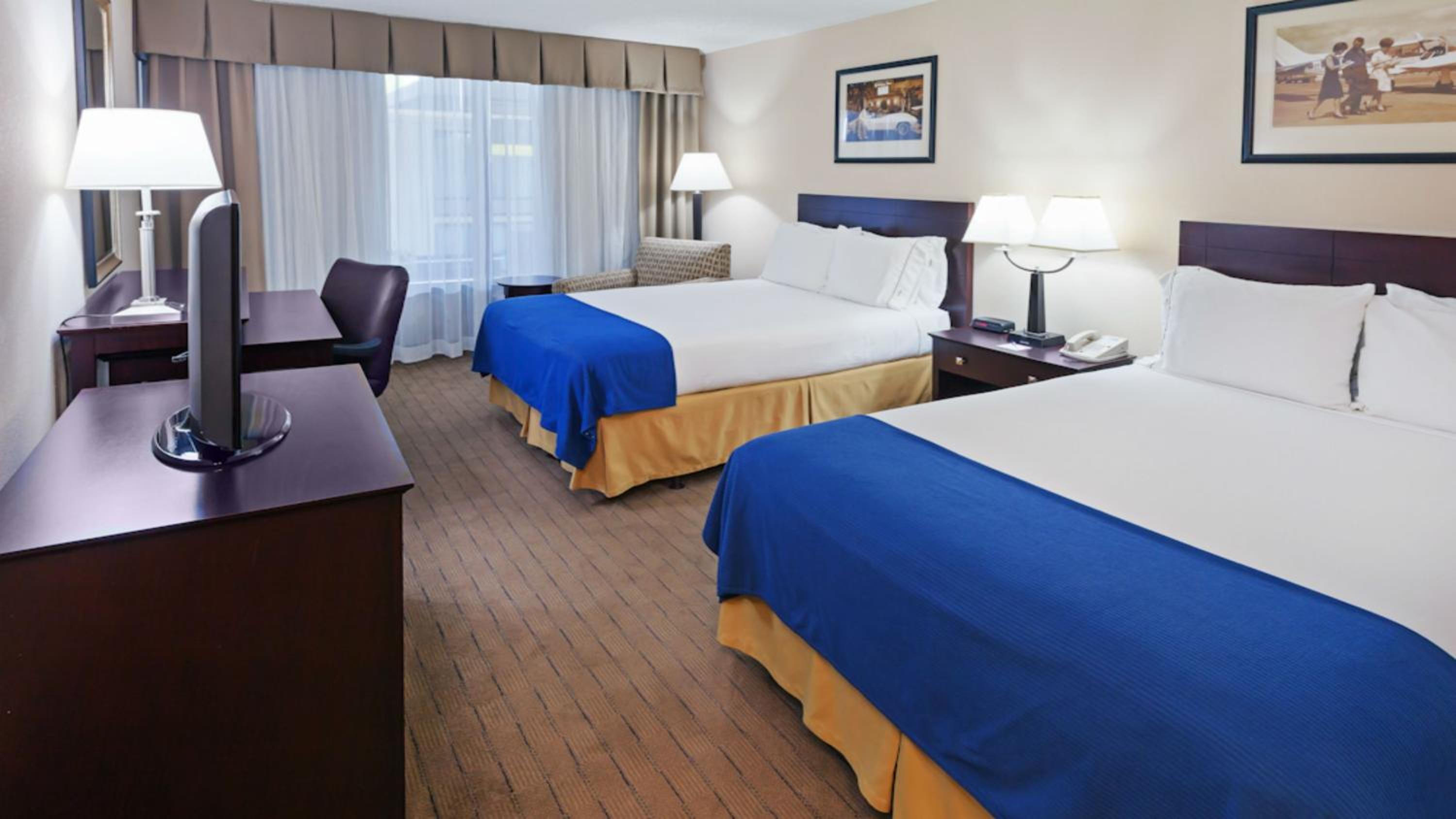 Standard Double Room with Two Double Beds - Photo 1