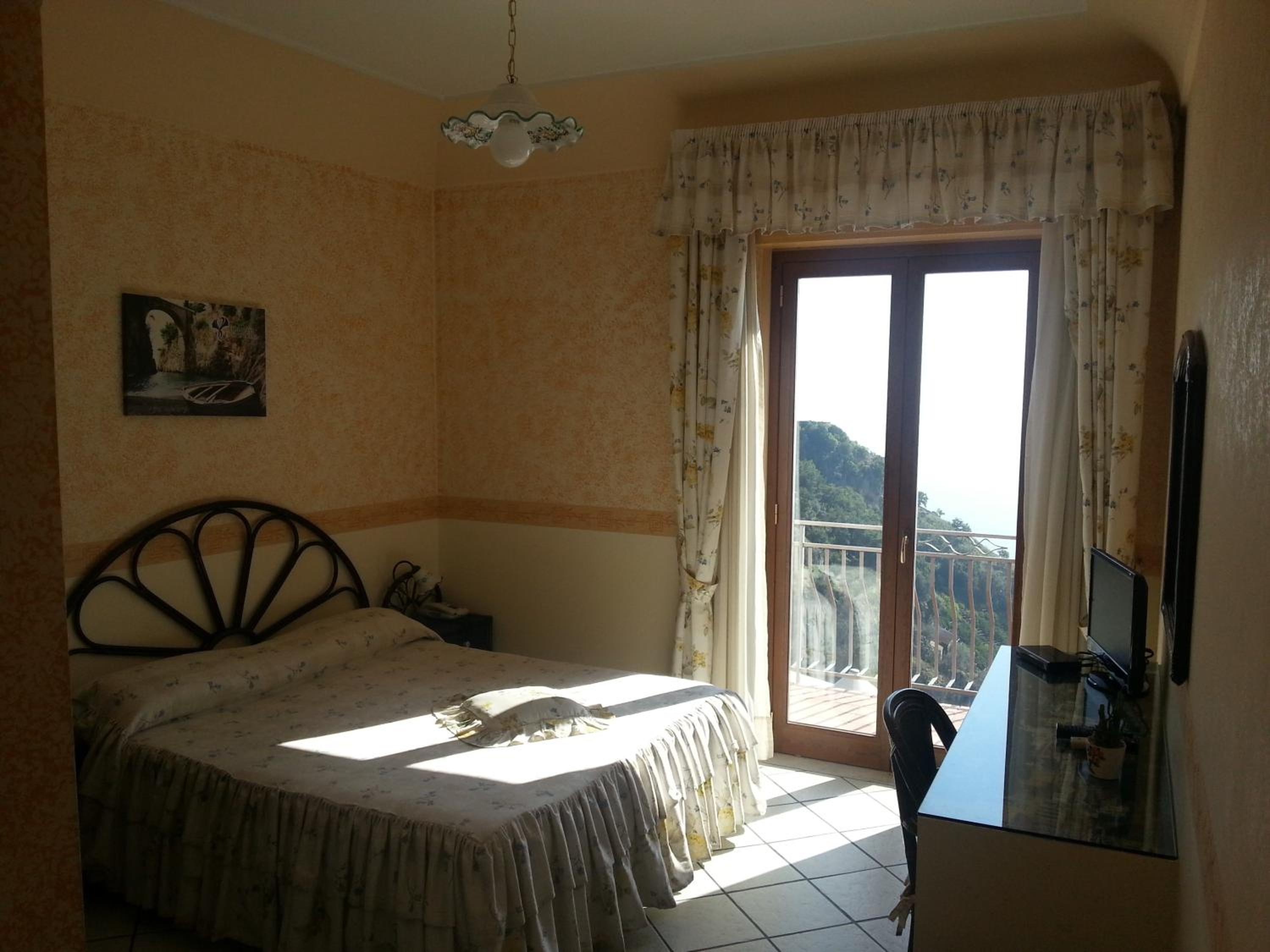 Double Room with Sea View photo 3