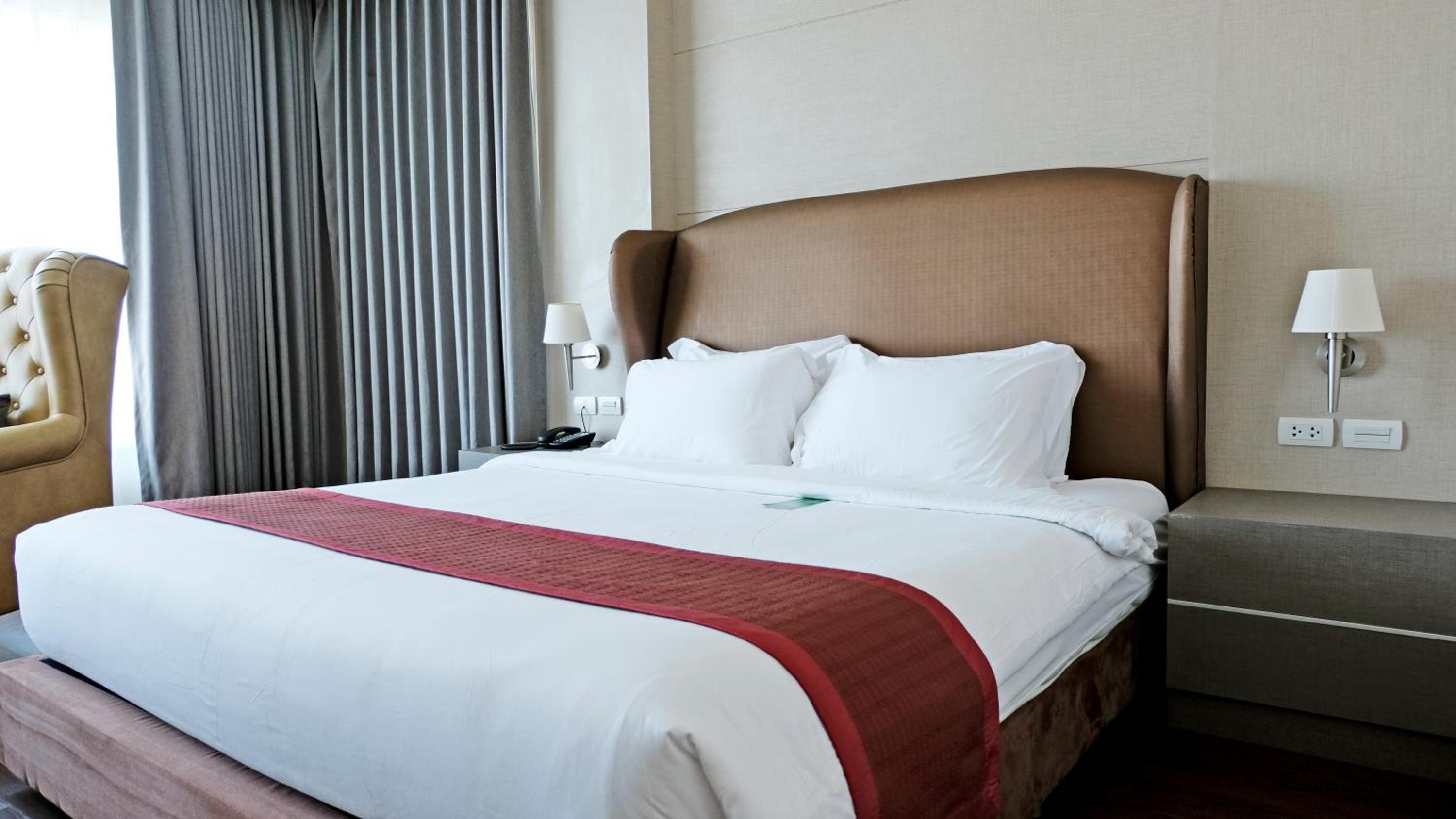 King Suite - Photo 3
