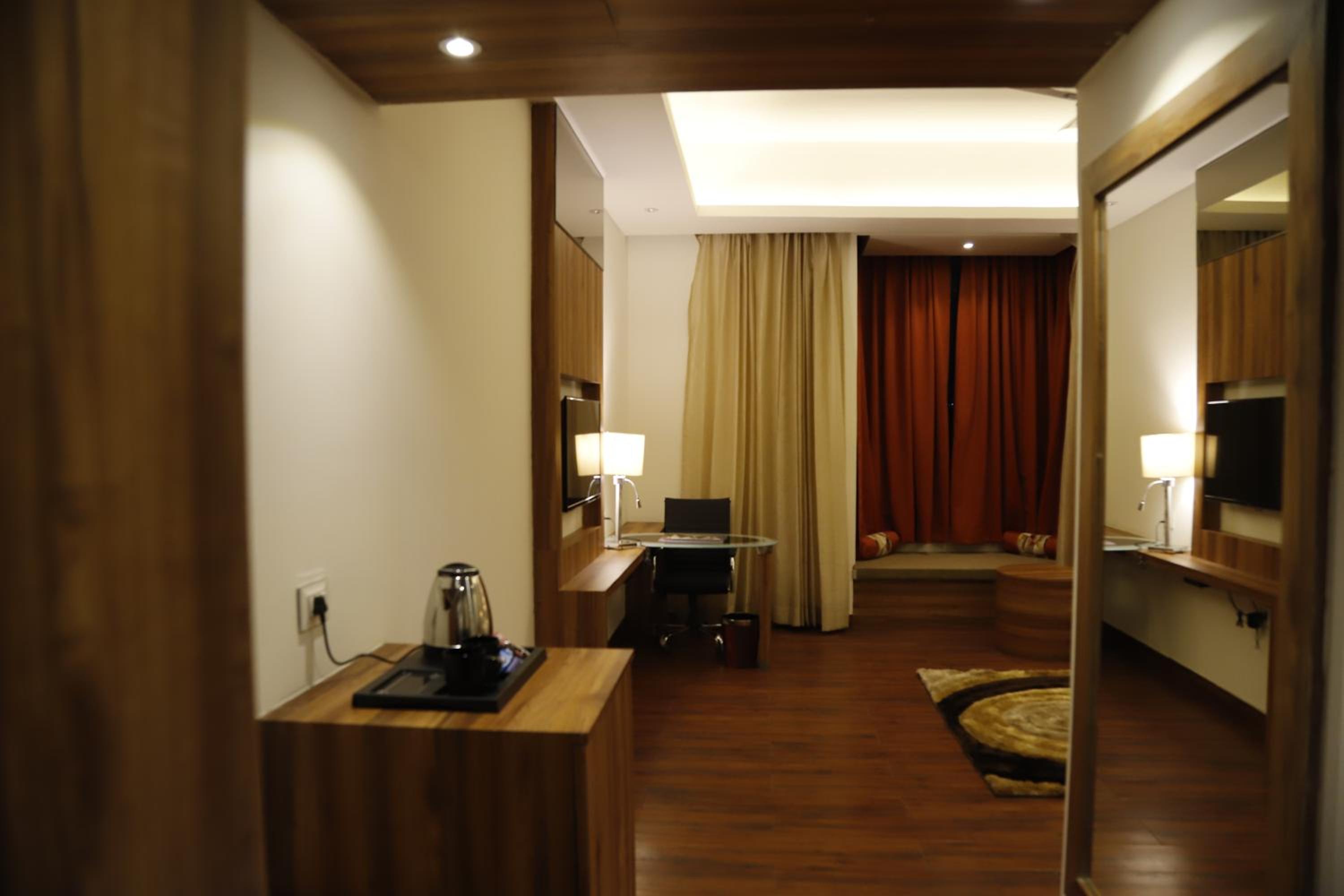 Suite - Photo 5