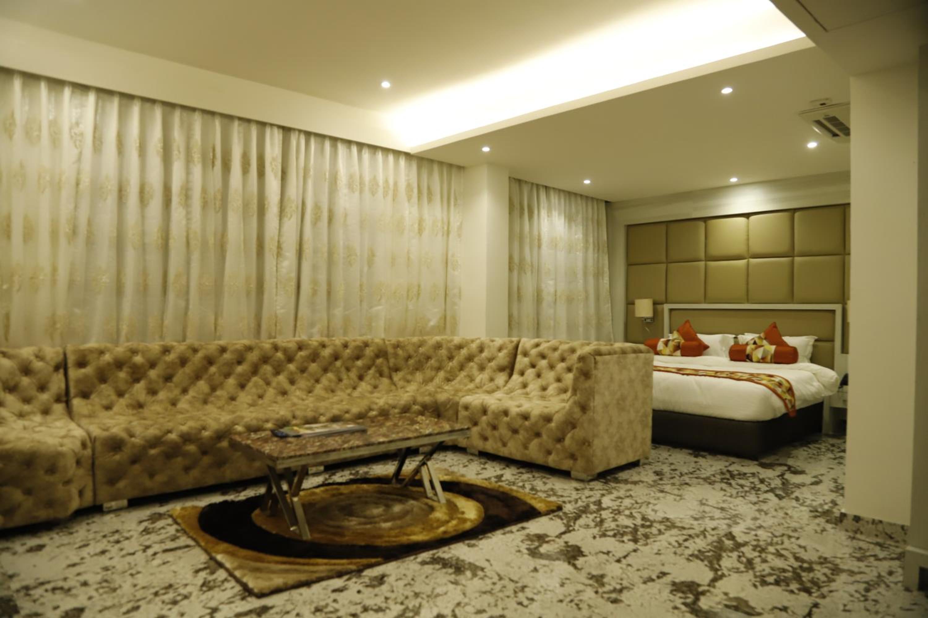 Queen Suite
