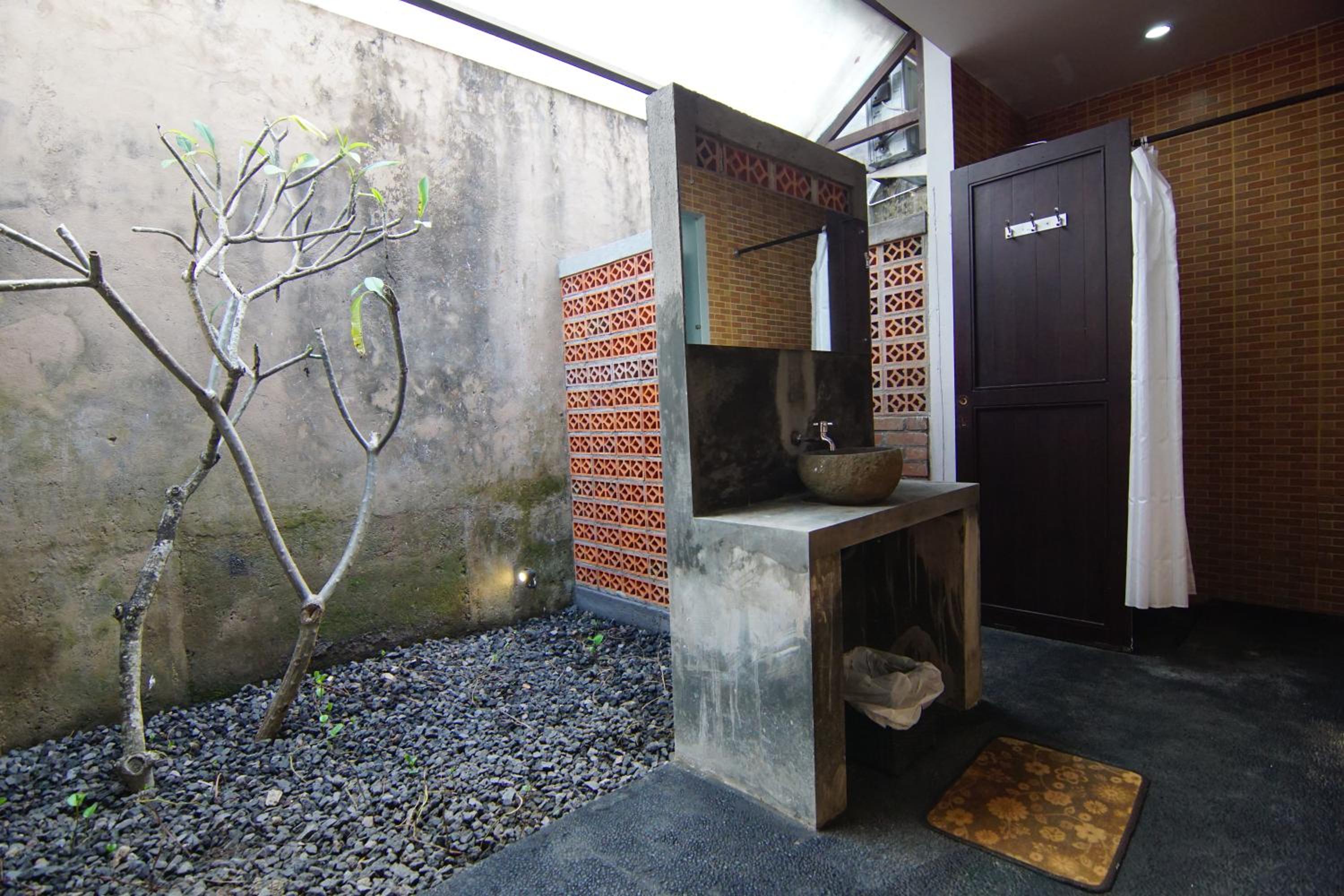 Superior Double Room with Free Benefit - Photo 10