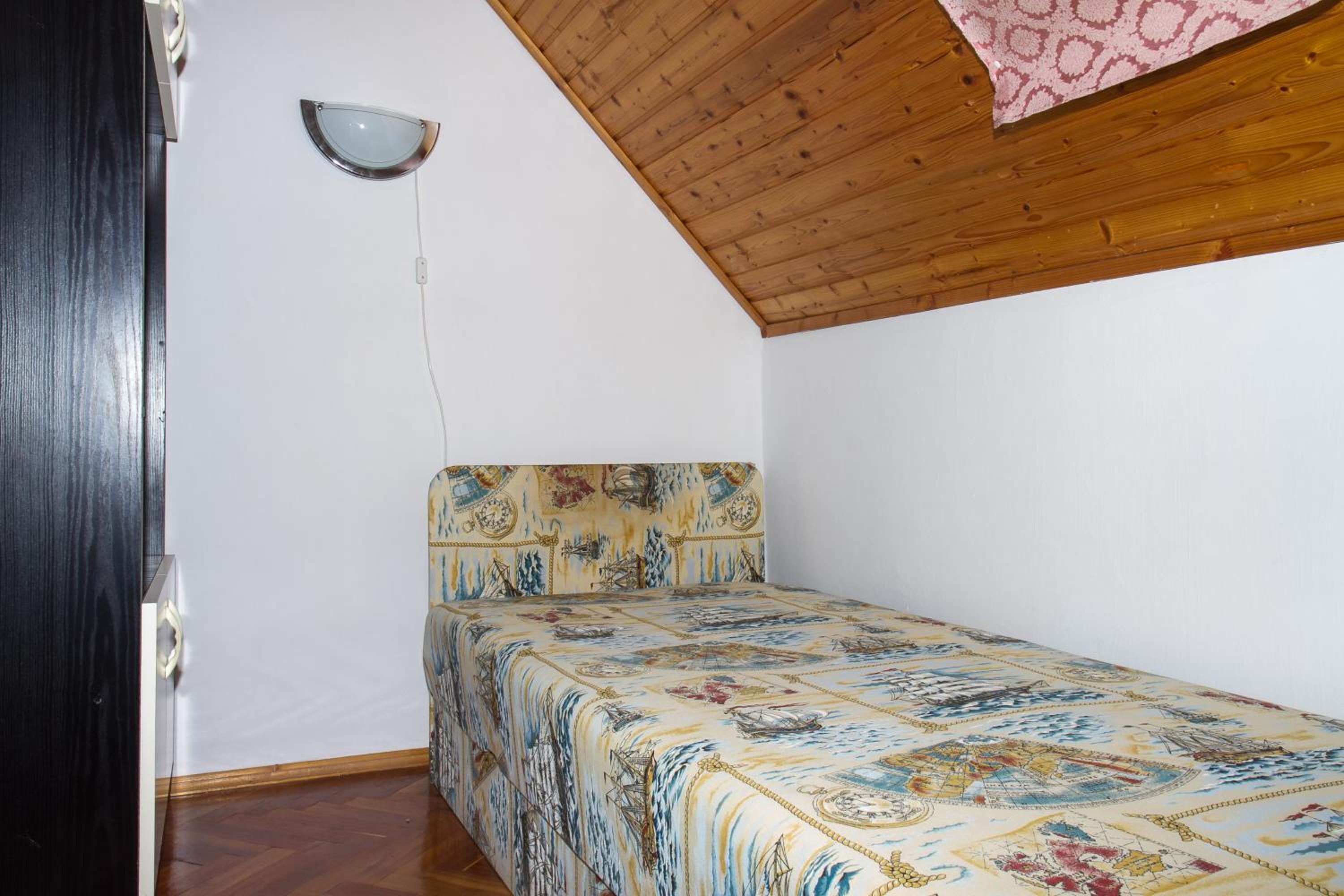 Three-Bedroom House photo 3