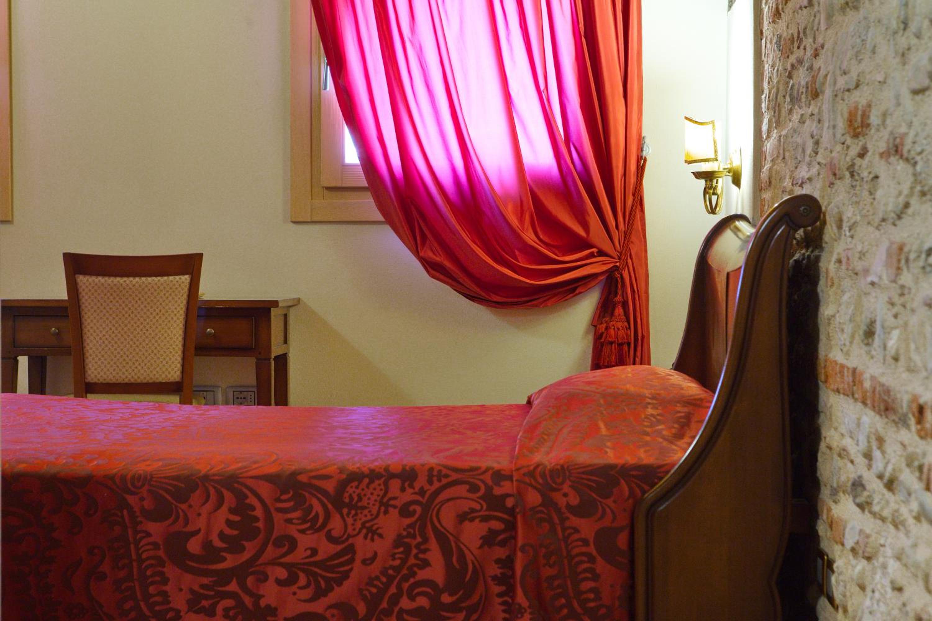 Single Room with French Bed photo 2
