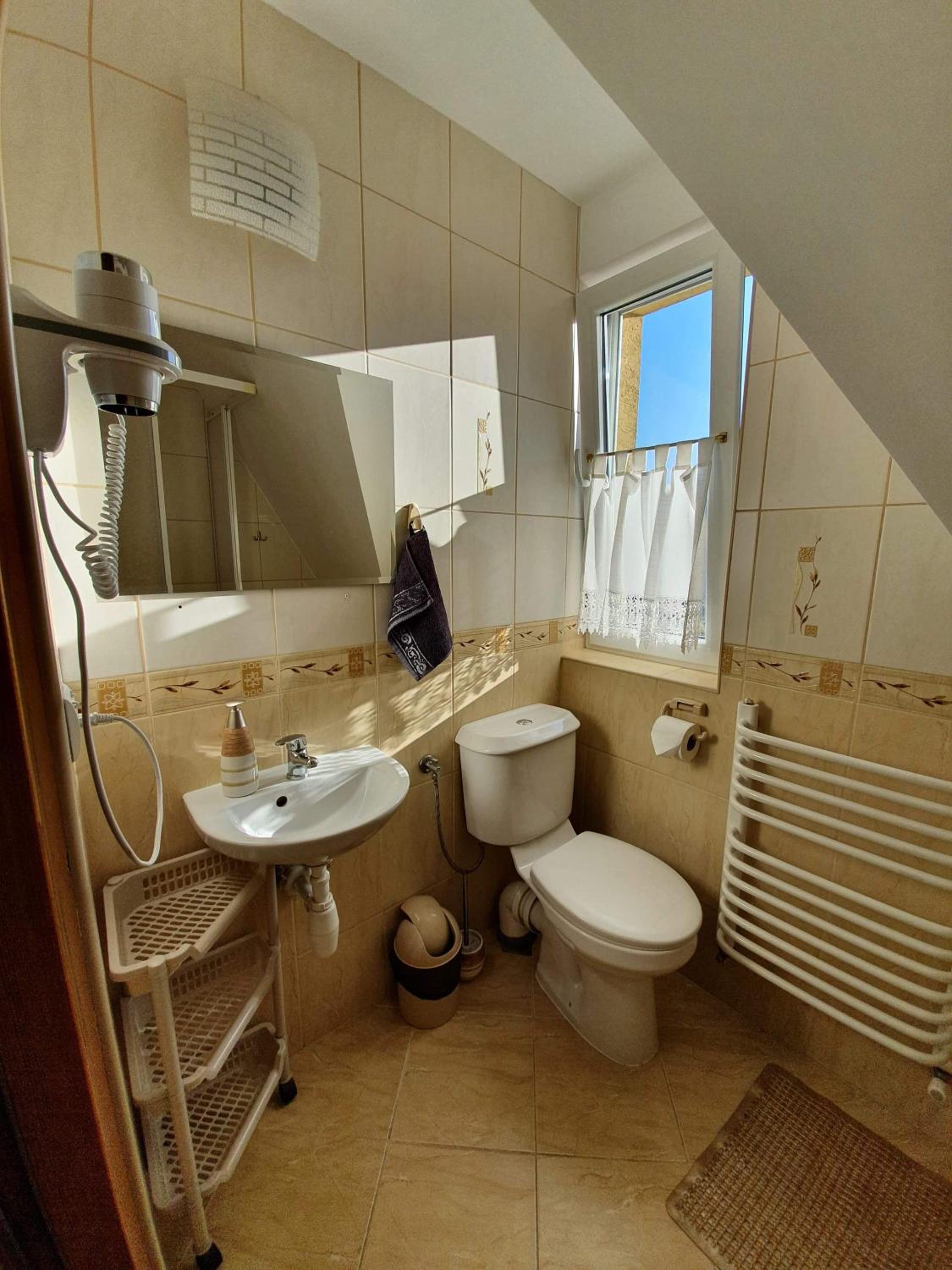 Quadruple Room - Photo 10