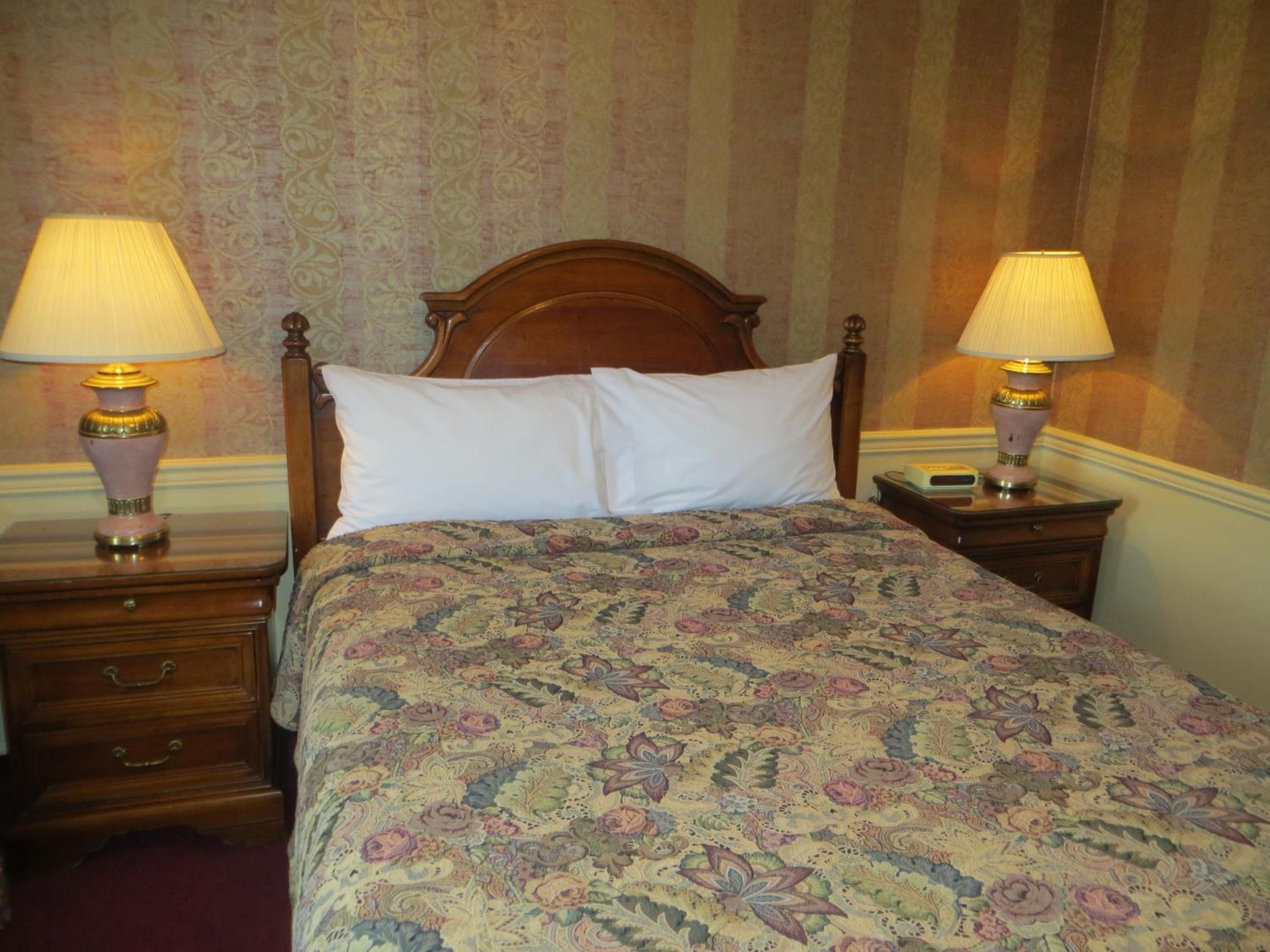Queen Room photo 3