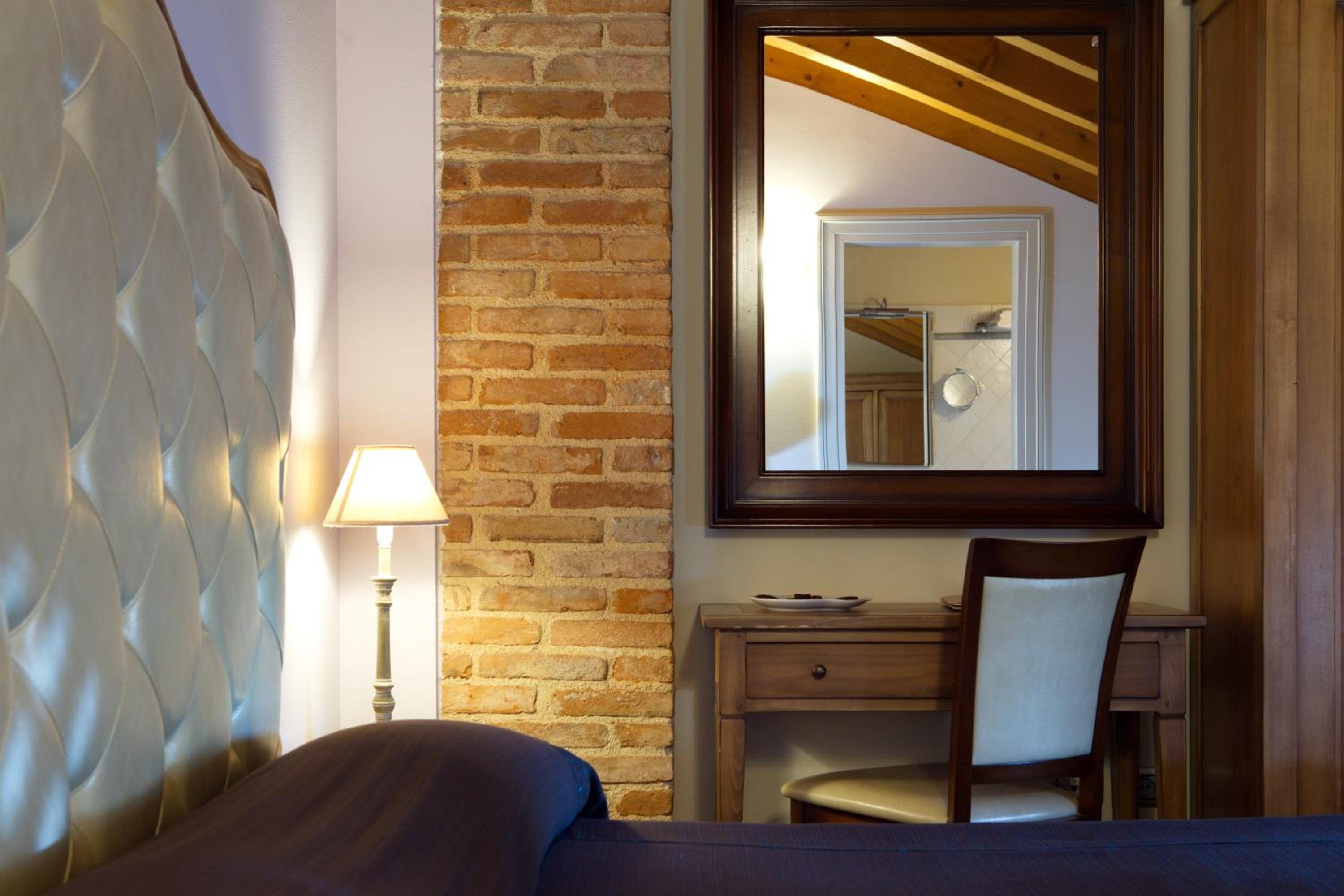 Double or Twin Room - Photo 17