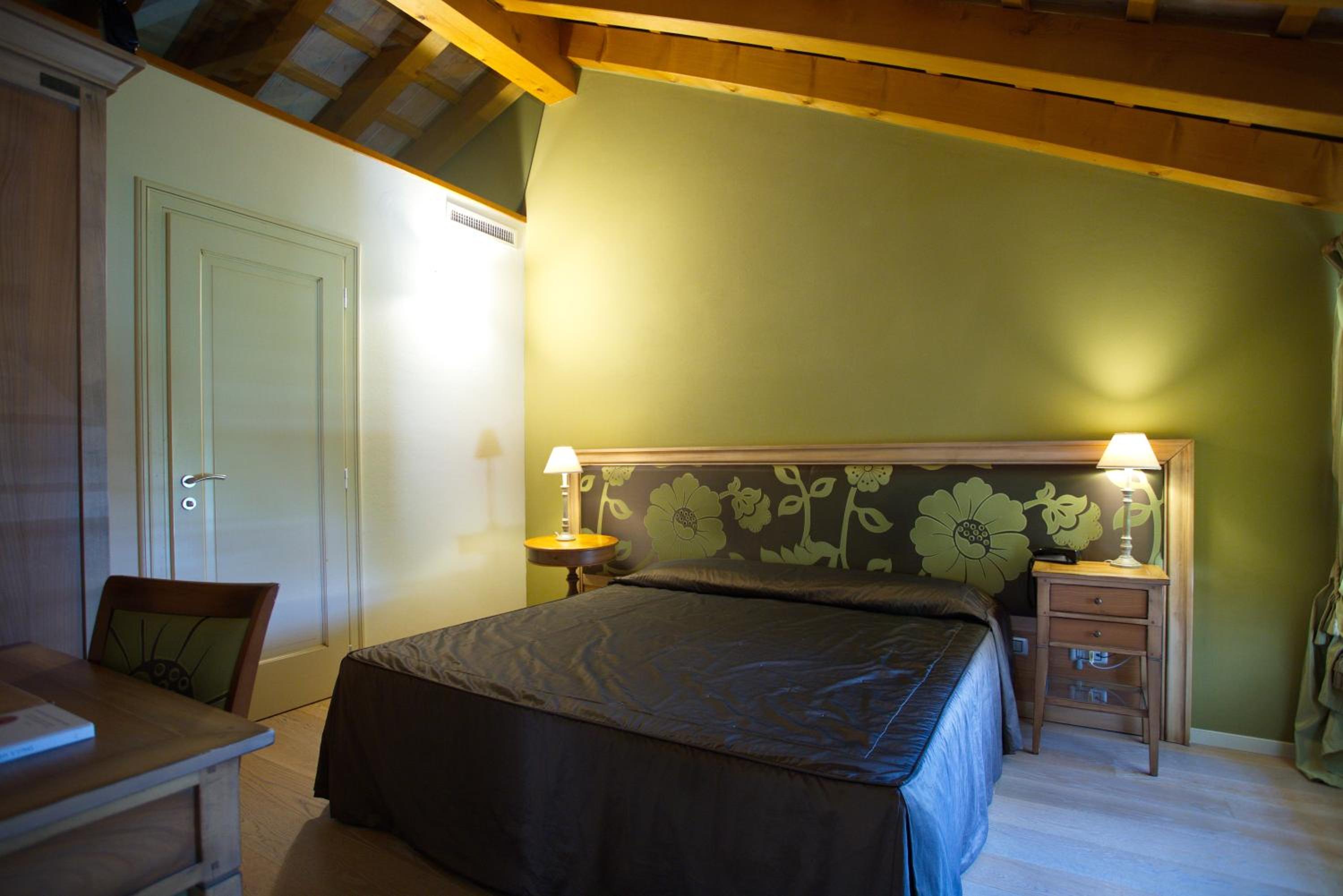 Double or Twin Room - Photo 16