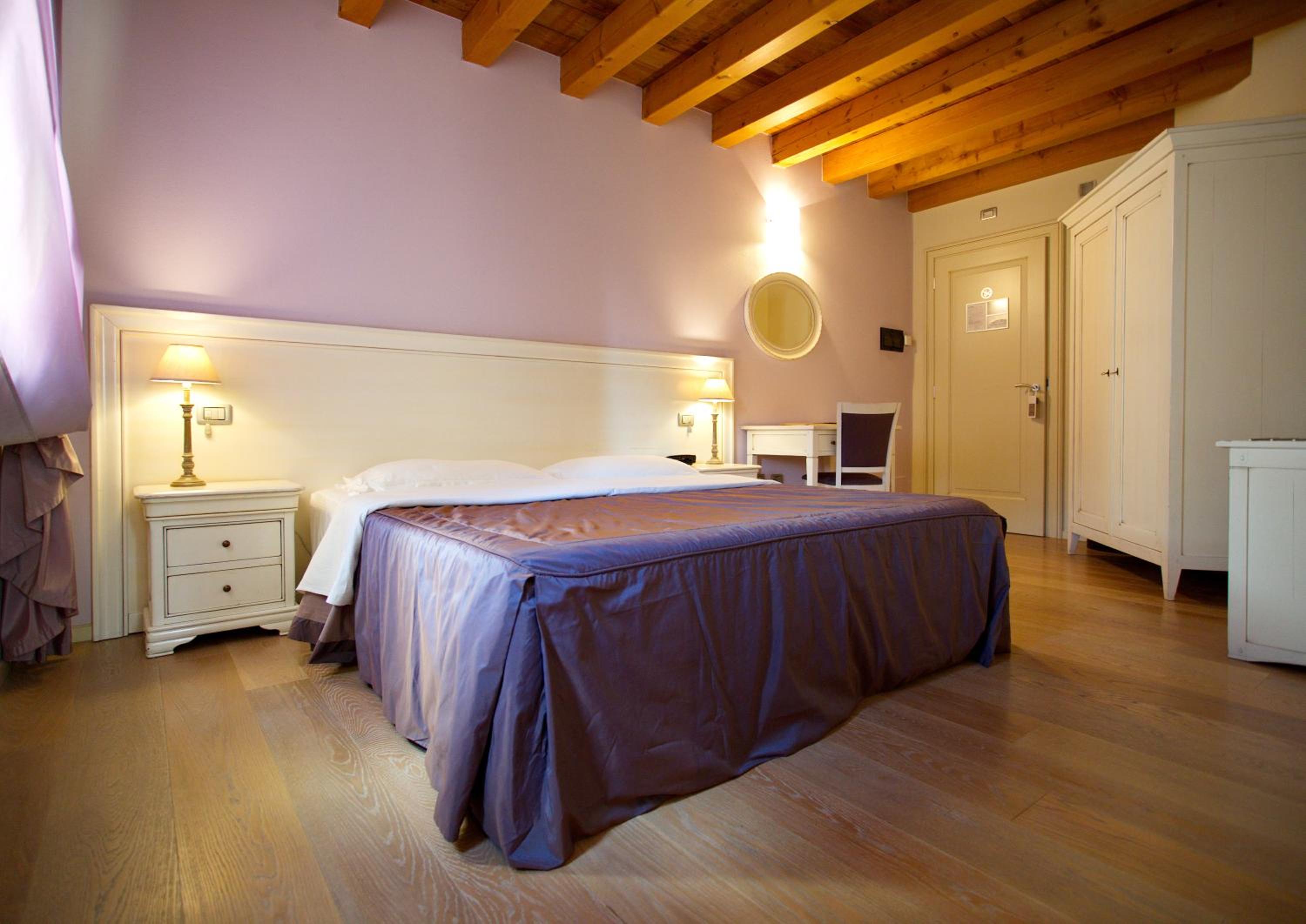 Double or Twin Room - Photo 21