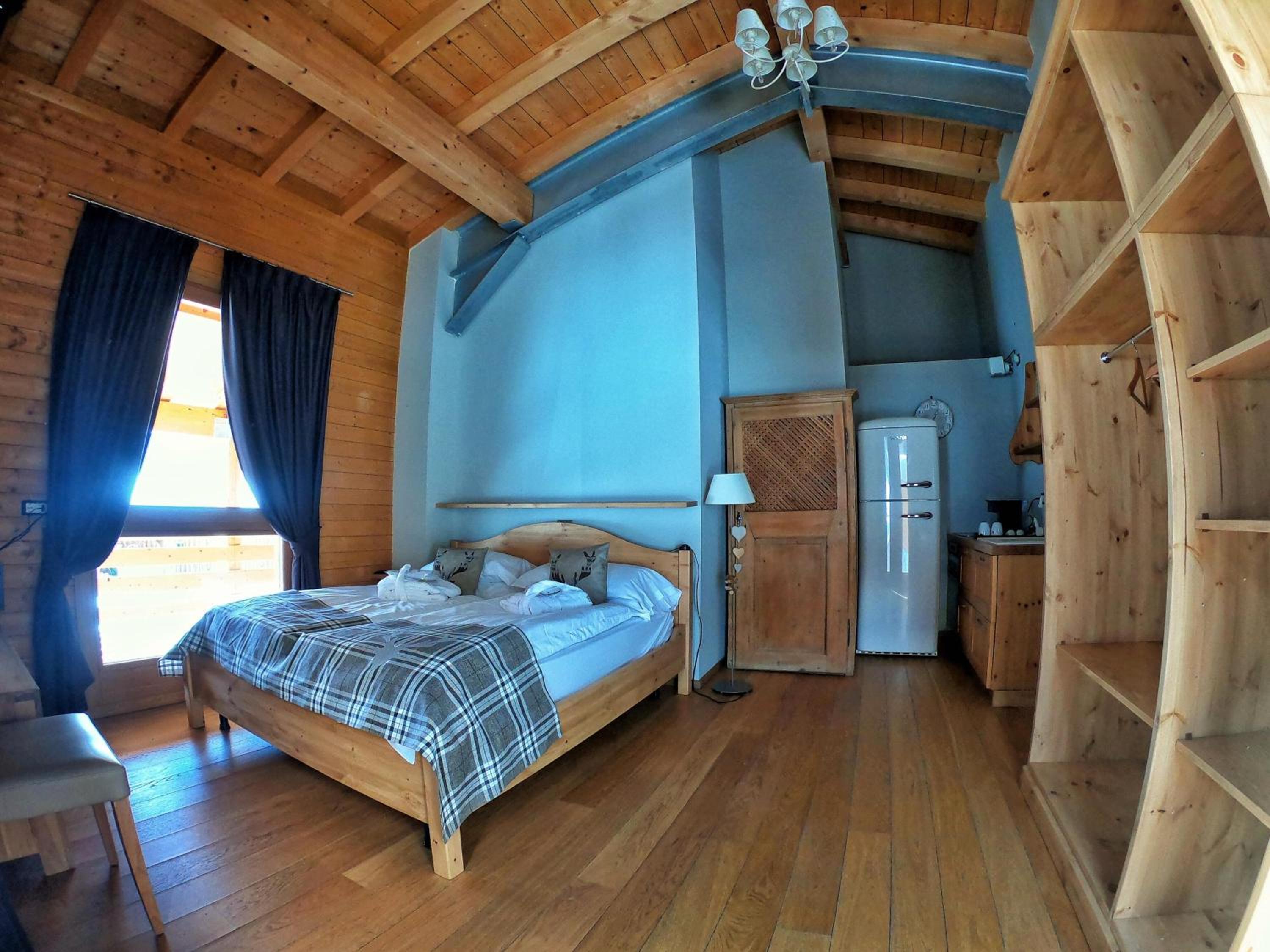 Suite with Mountain View photo 3