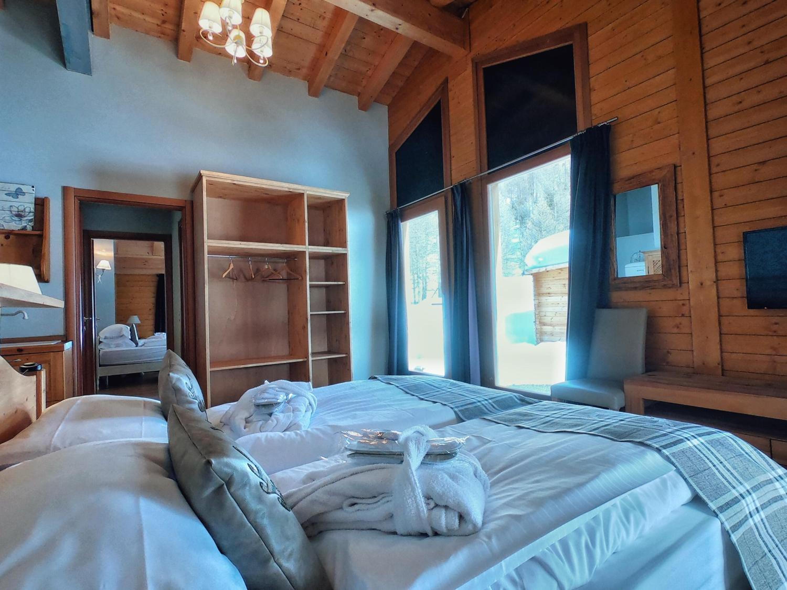 Suite with Mountain View photo 1