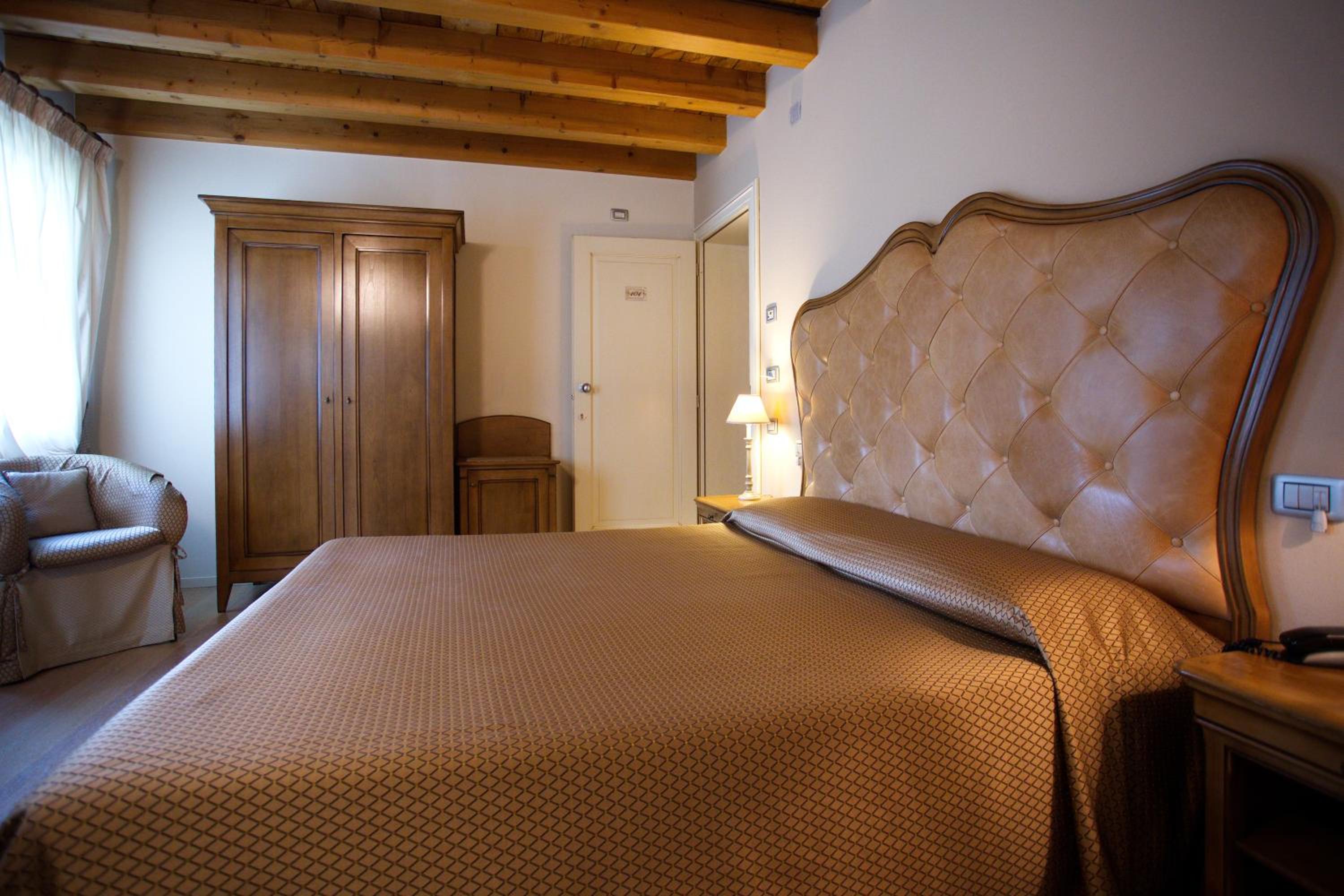 Double or Twin Room - Photo 19