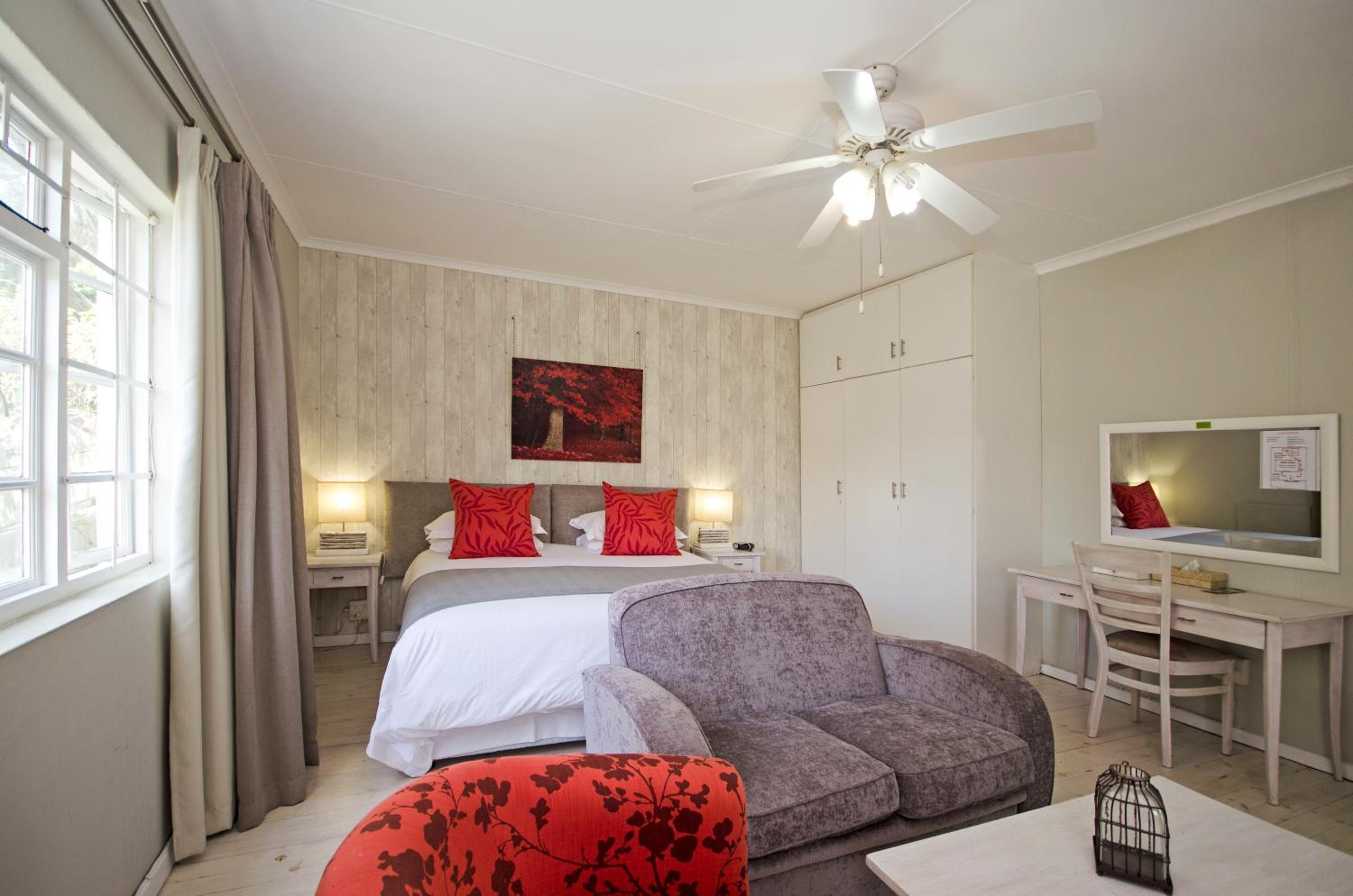 Large Double Room 9 photo 3