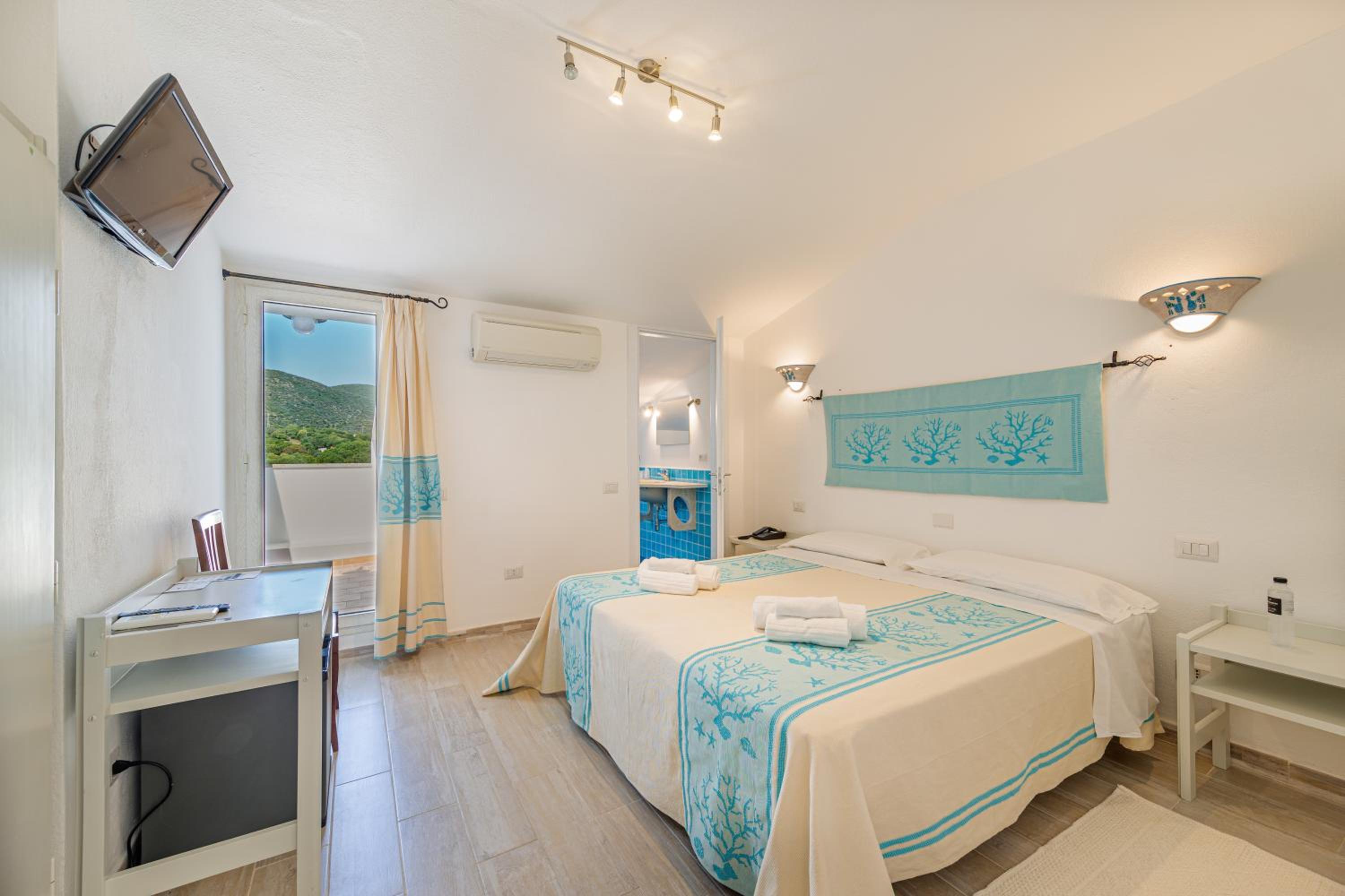 Double or Twin Room - Photo 1