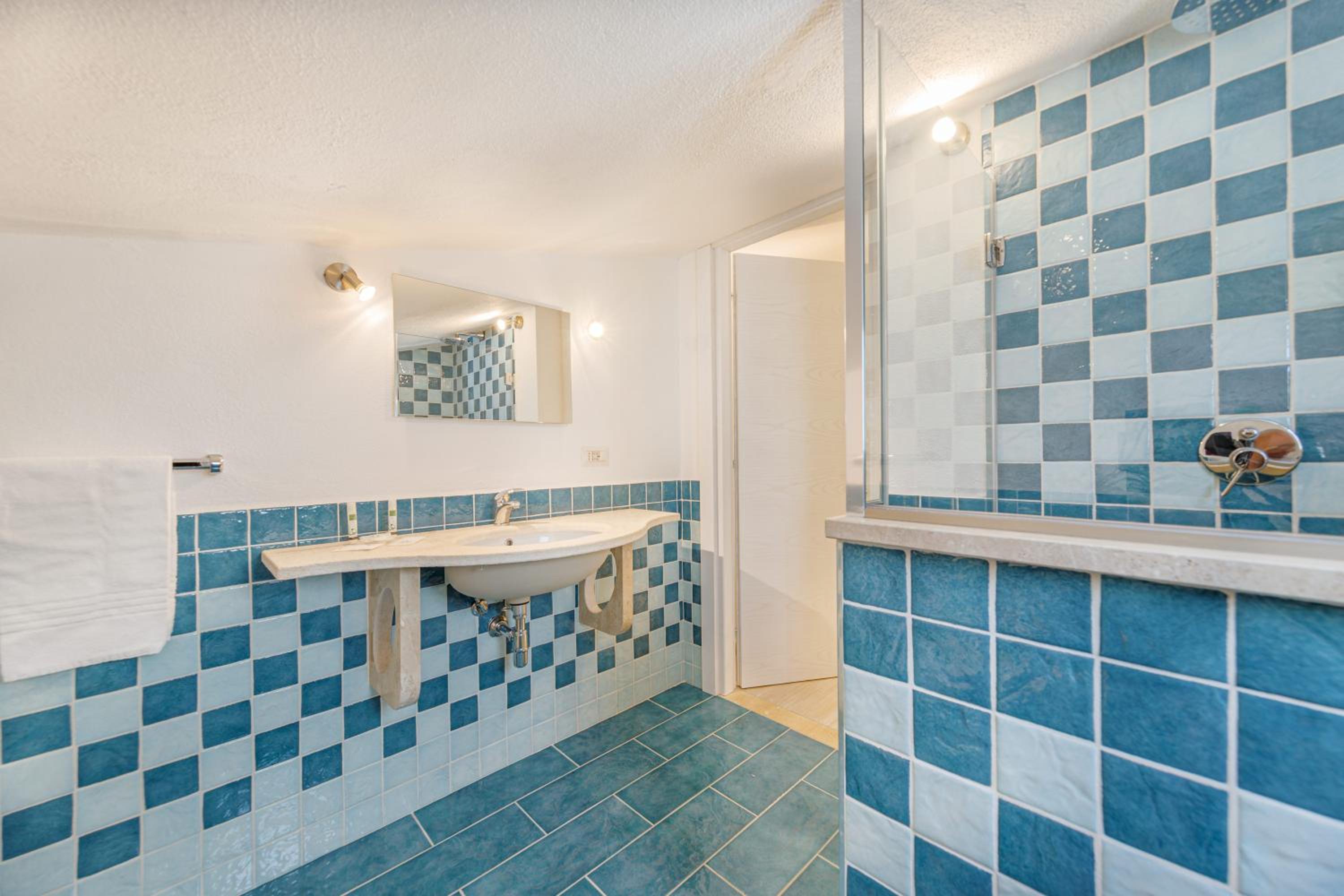 Double or Twin Room - Photo 2