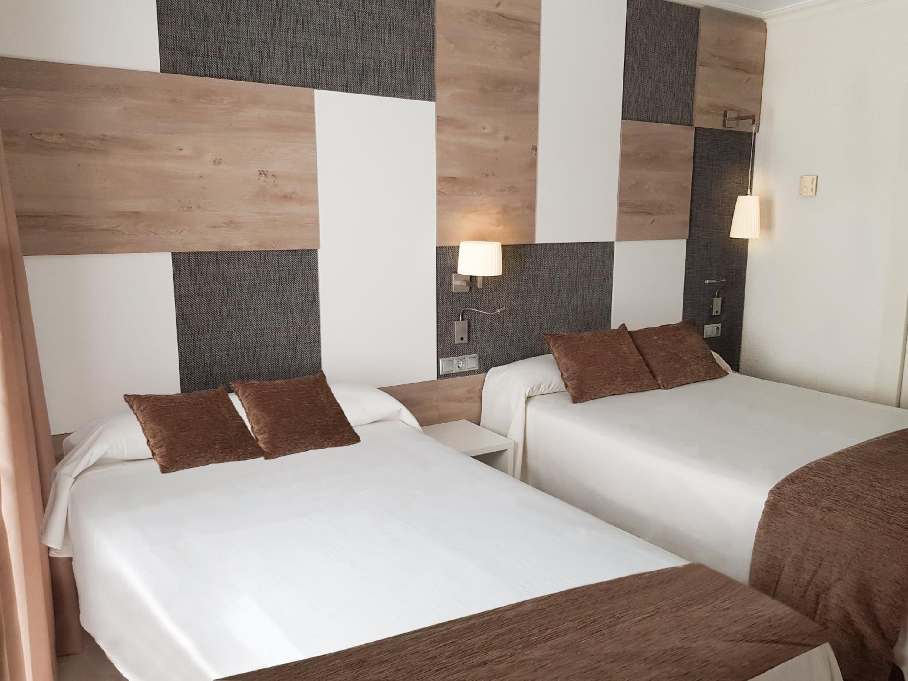 Double Room - Photo 8