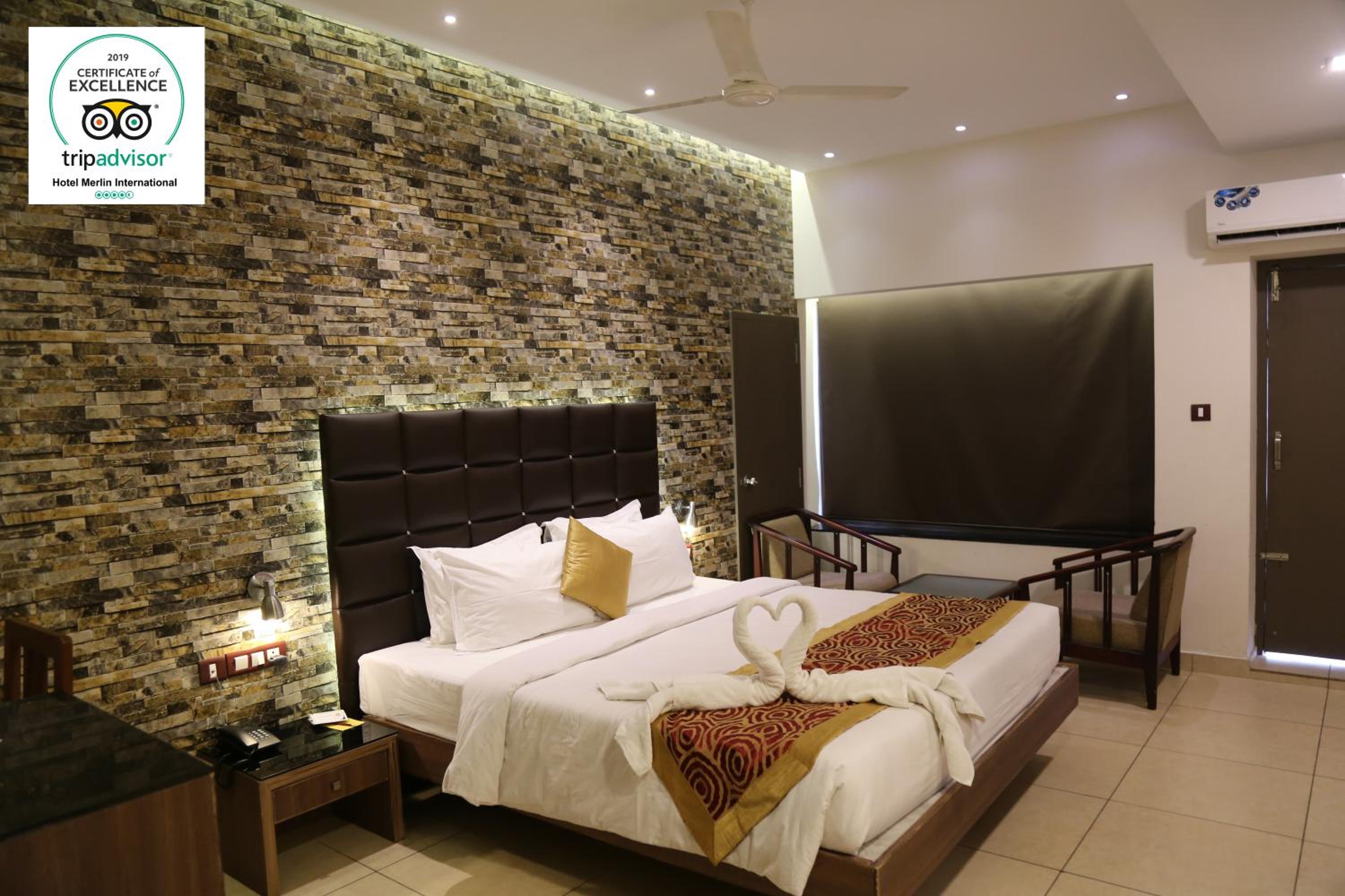 Deluxe Double Room with Balcony photo 2