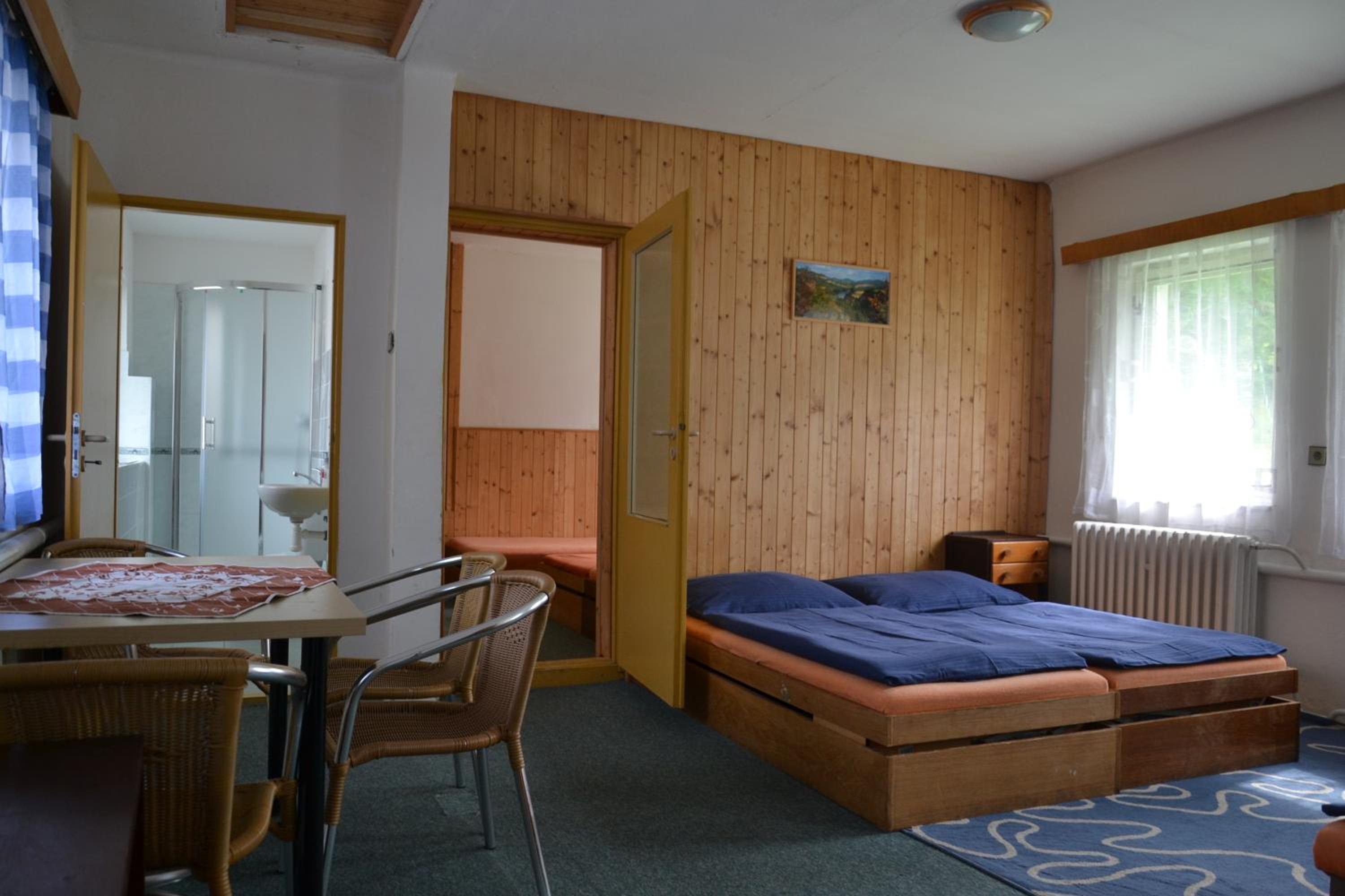 Family Room (8 Adults) photo 2