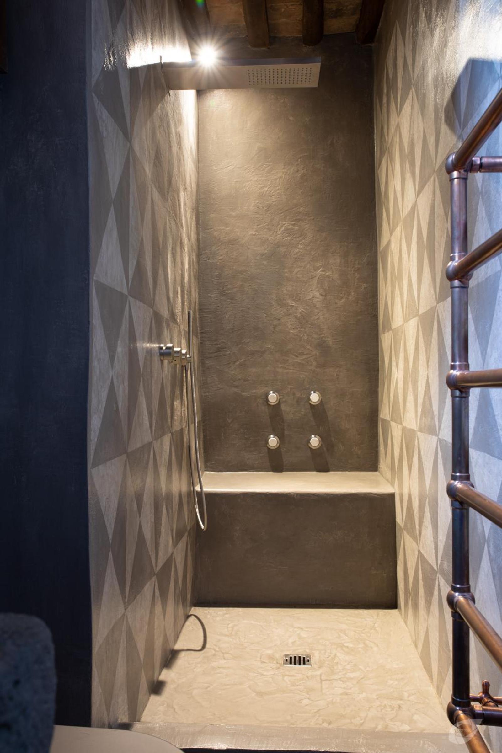 Three-Bedroom House - Photo 12