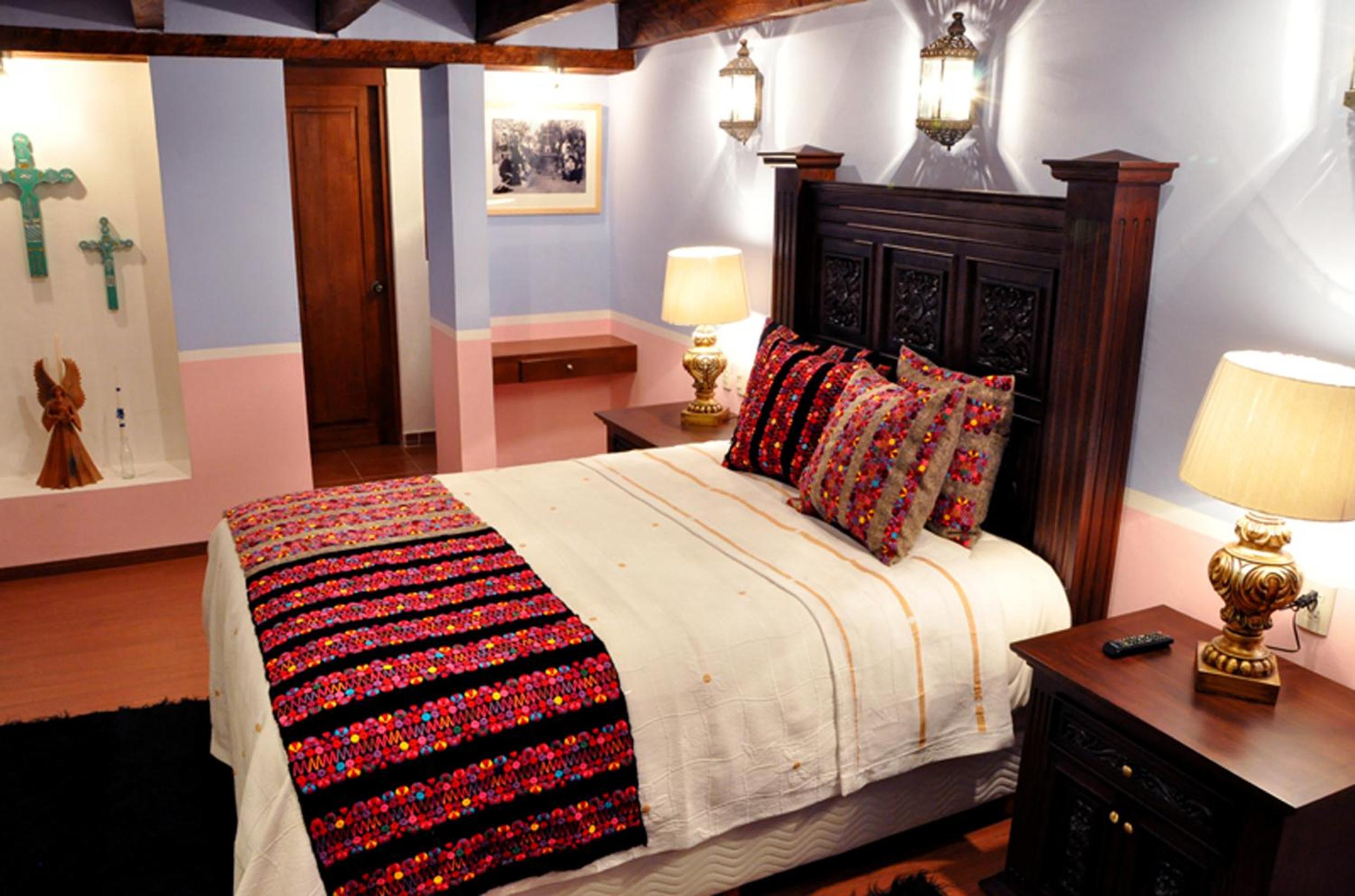 Queen Room photo 2