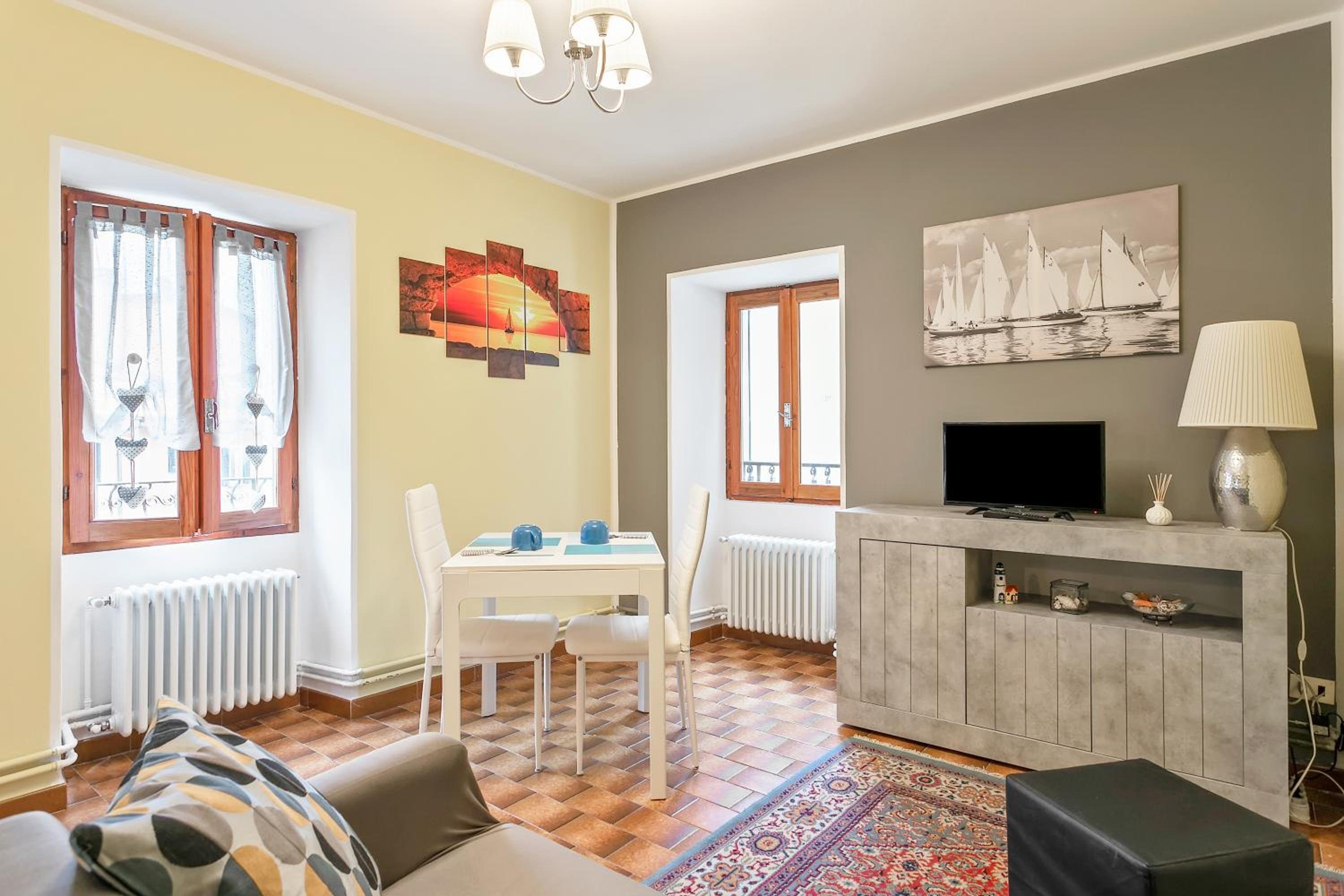 One-Bedroom Apartment